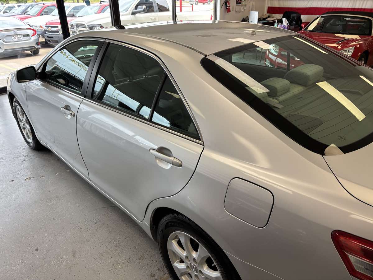 Toyota Camry photo 10