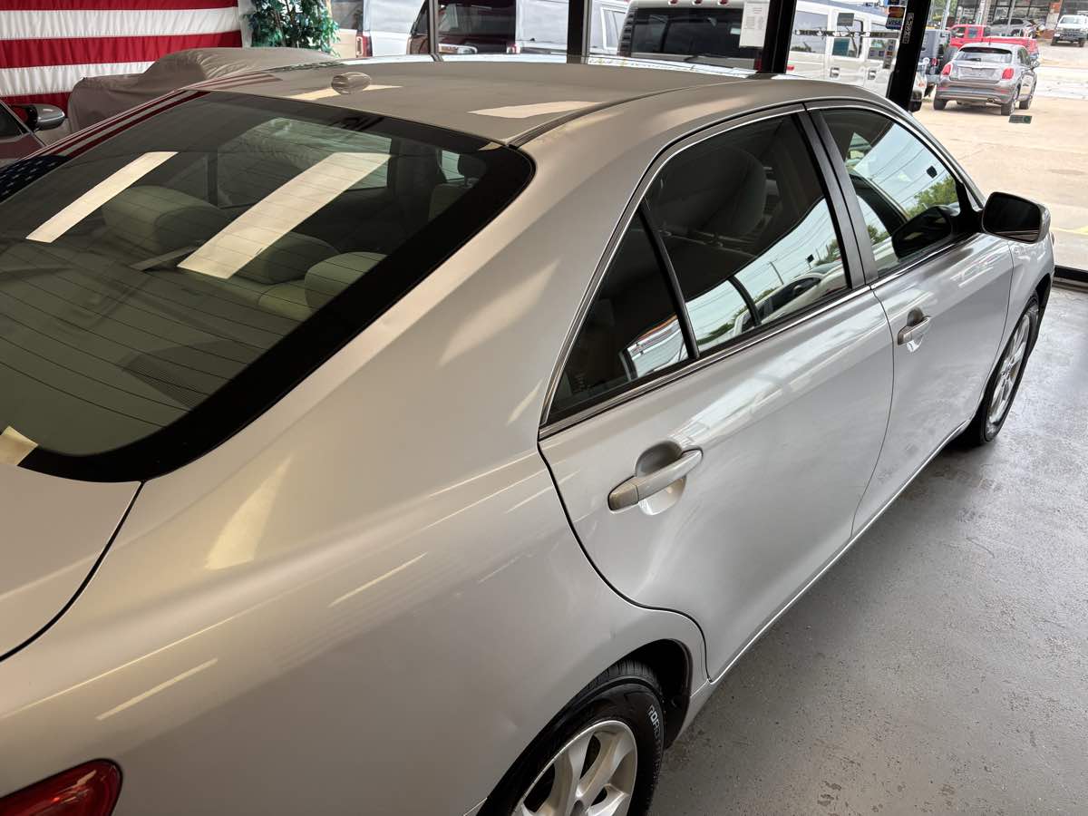 Toyota Camry photo 11