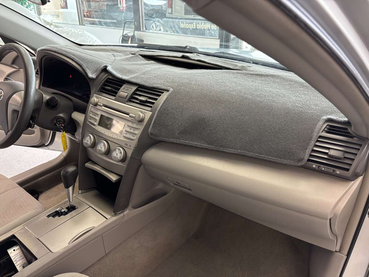 Toyota Camry photo 13