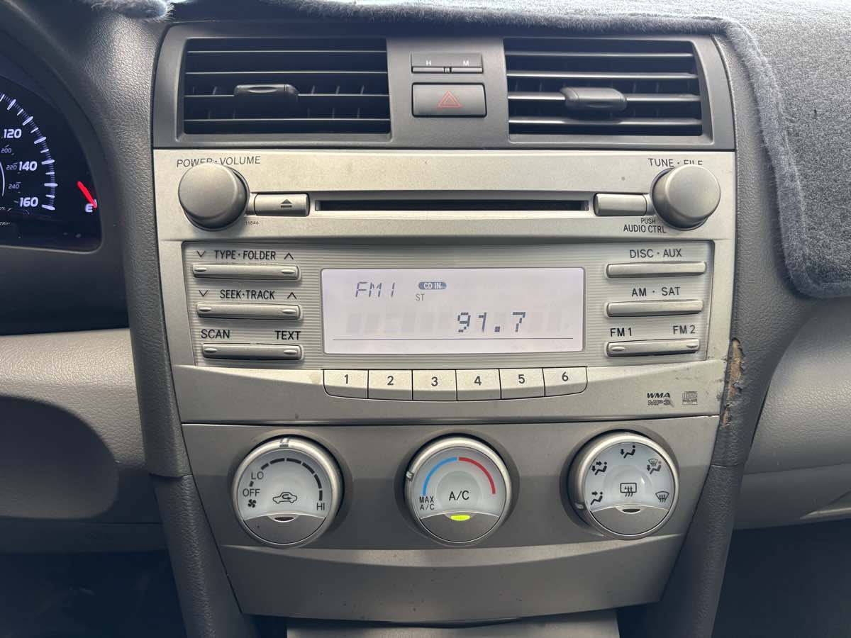Toyota Camry photo 15