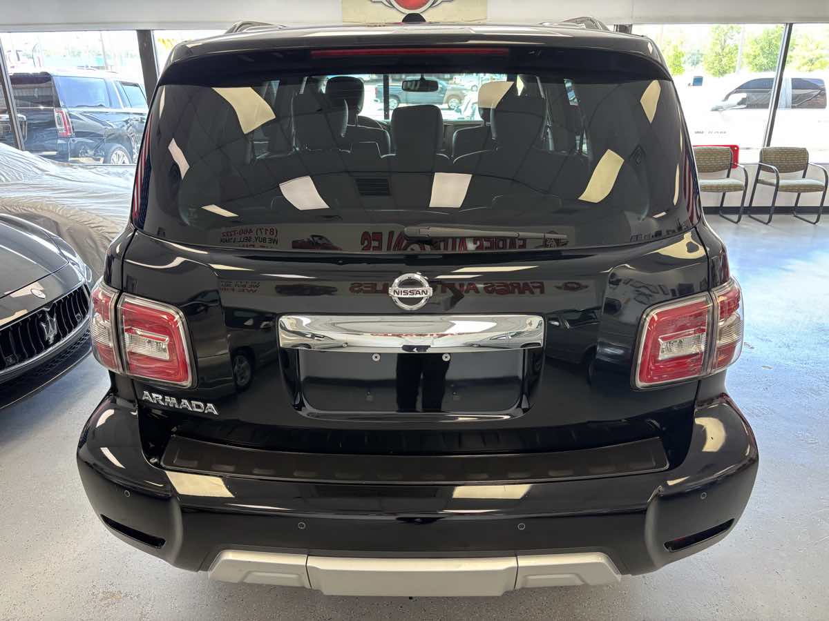 Nissan Armada photo 10