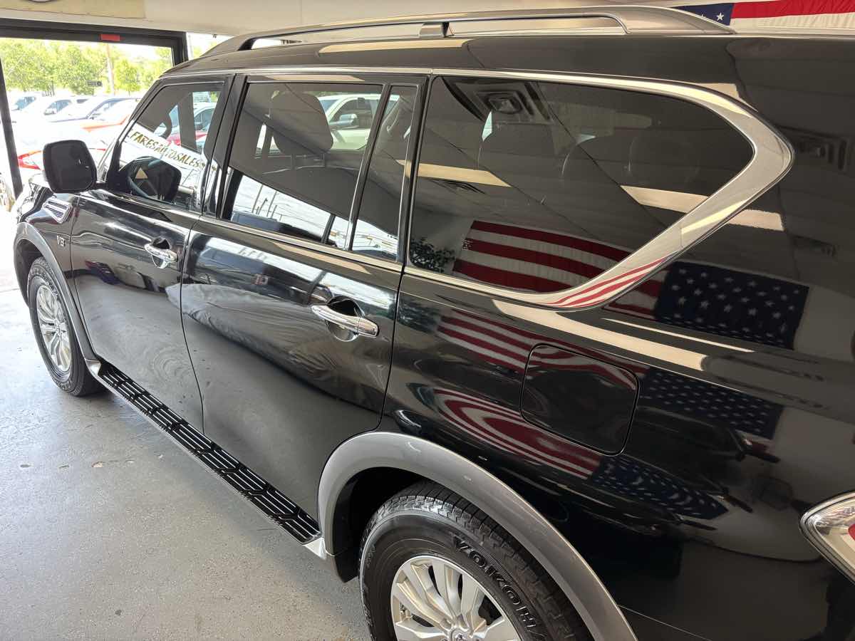 Nissan Armada photo 12