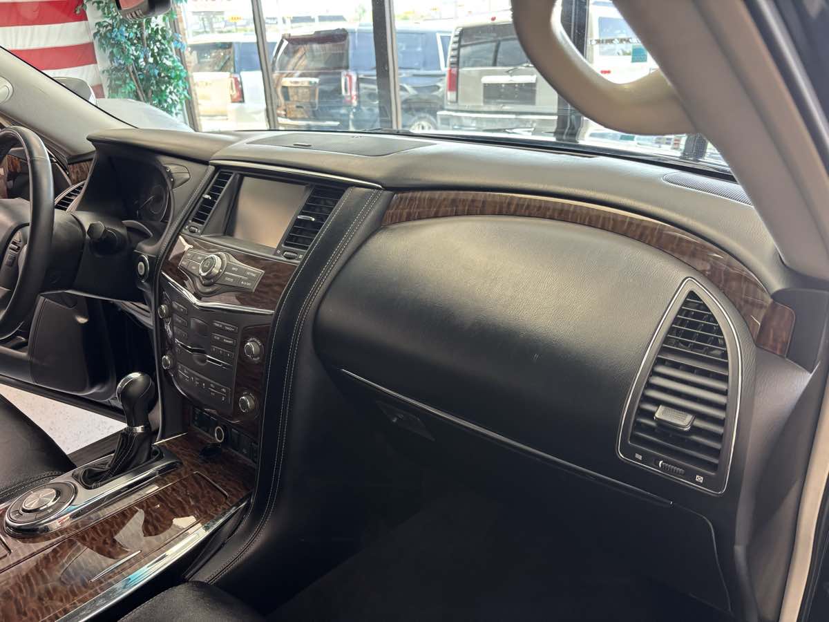 Nissan Armada photo 14