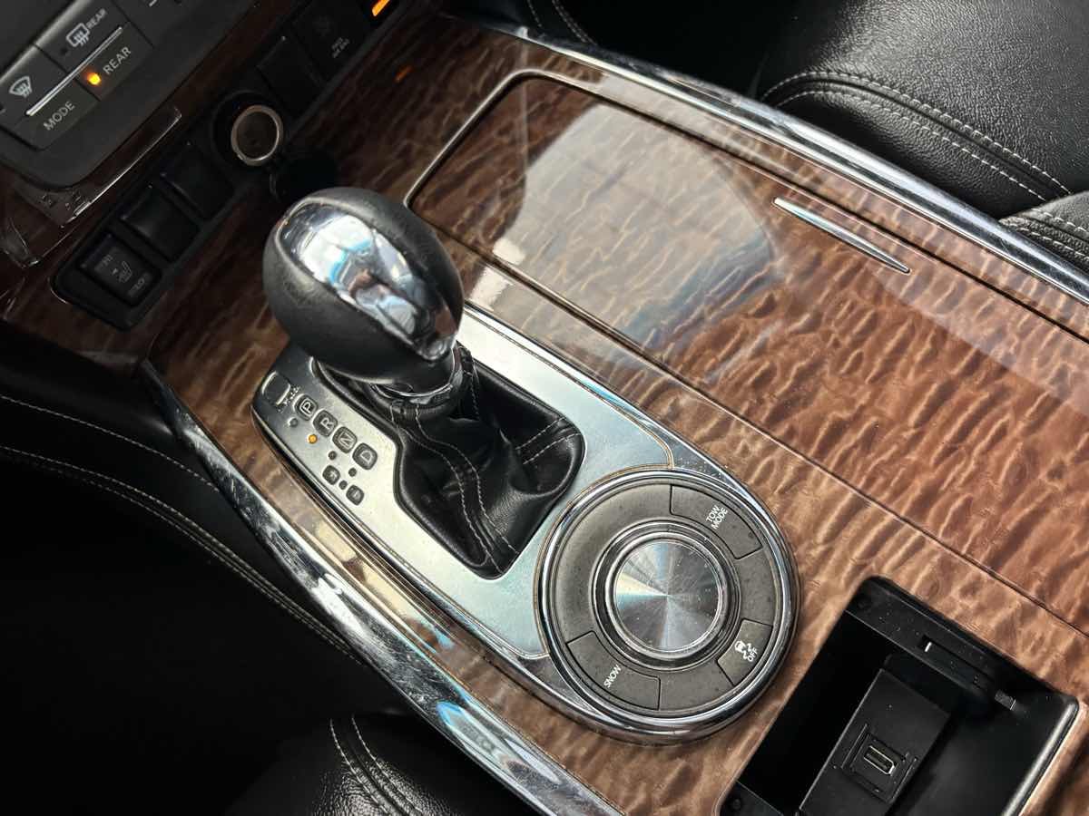 Nissan Armada photo 18