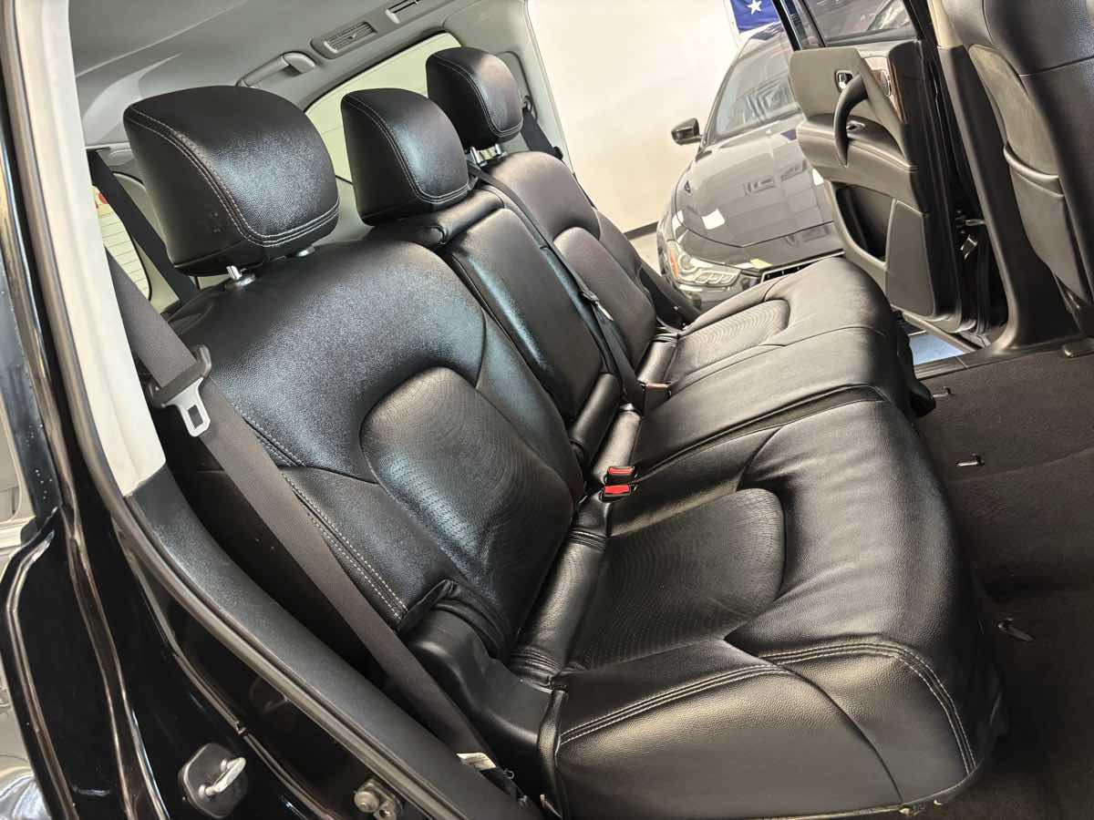 Nissan Armada photo 24