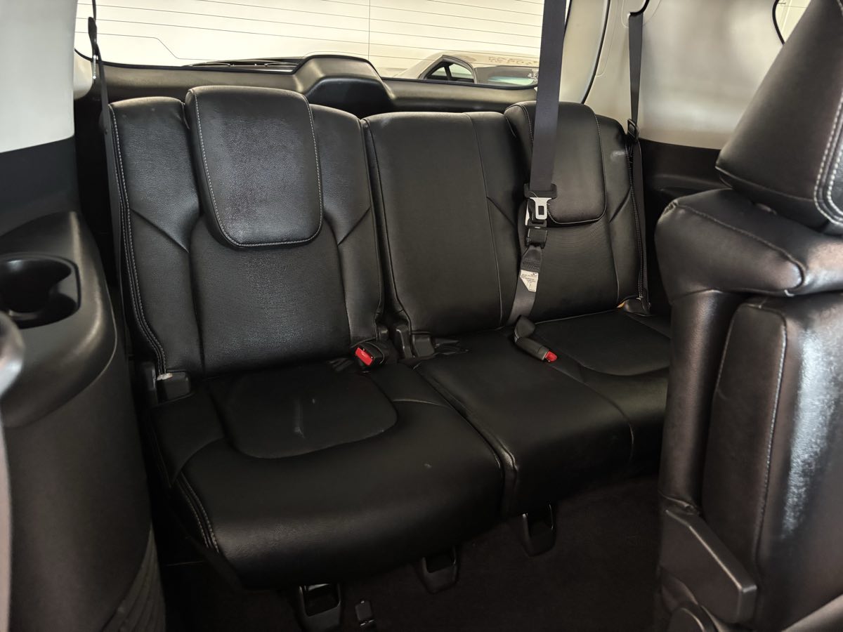 Nissan Armada photo 25