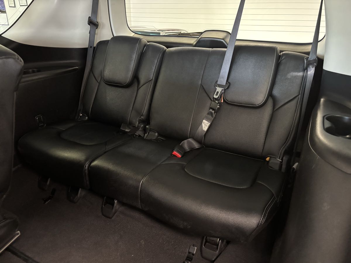 Nissan Armada photo 26