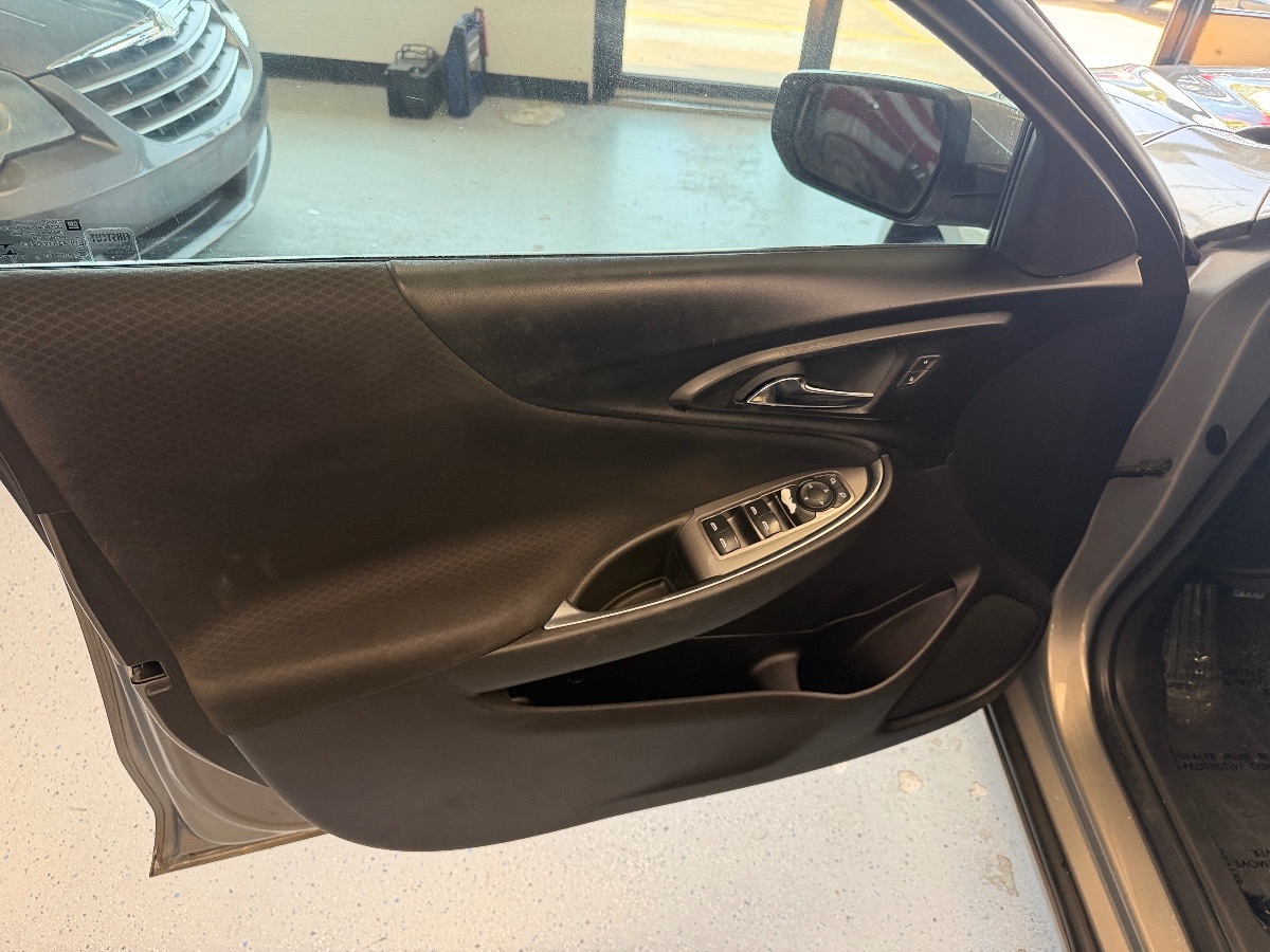 Chevrolet Malibu photo 21