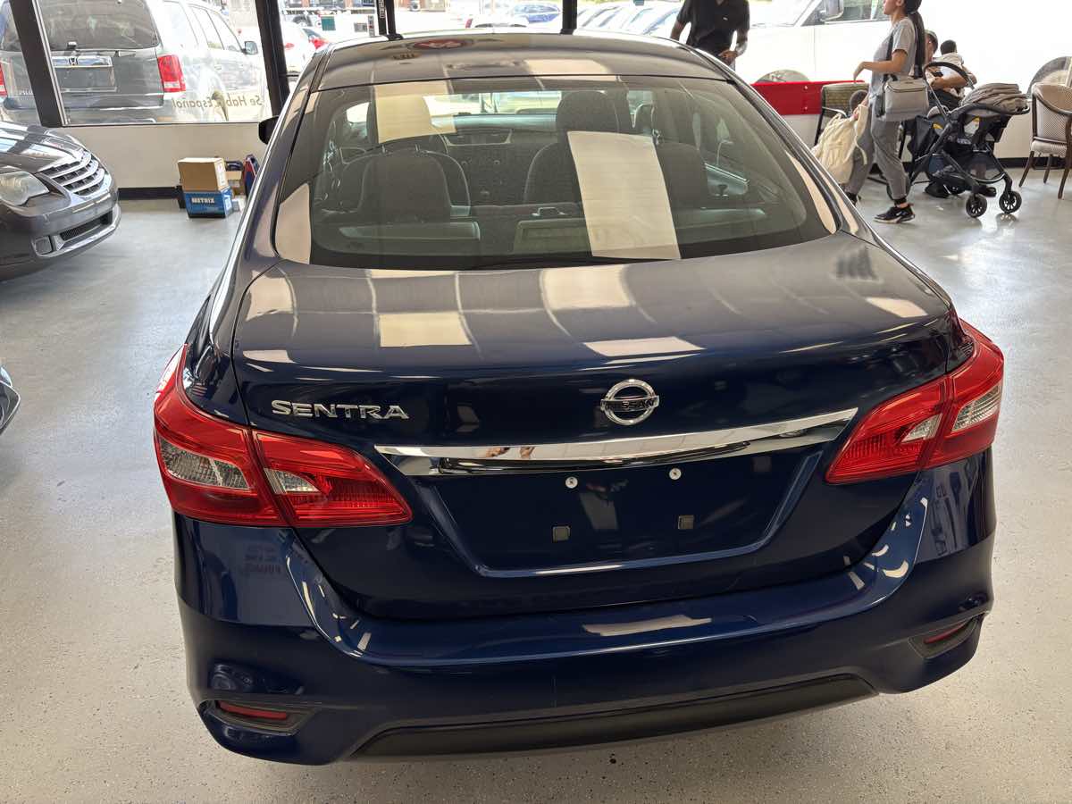 Nissan Sentra photo 10