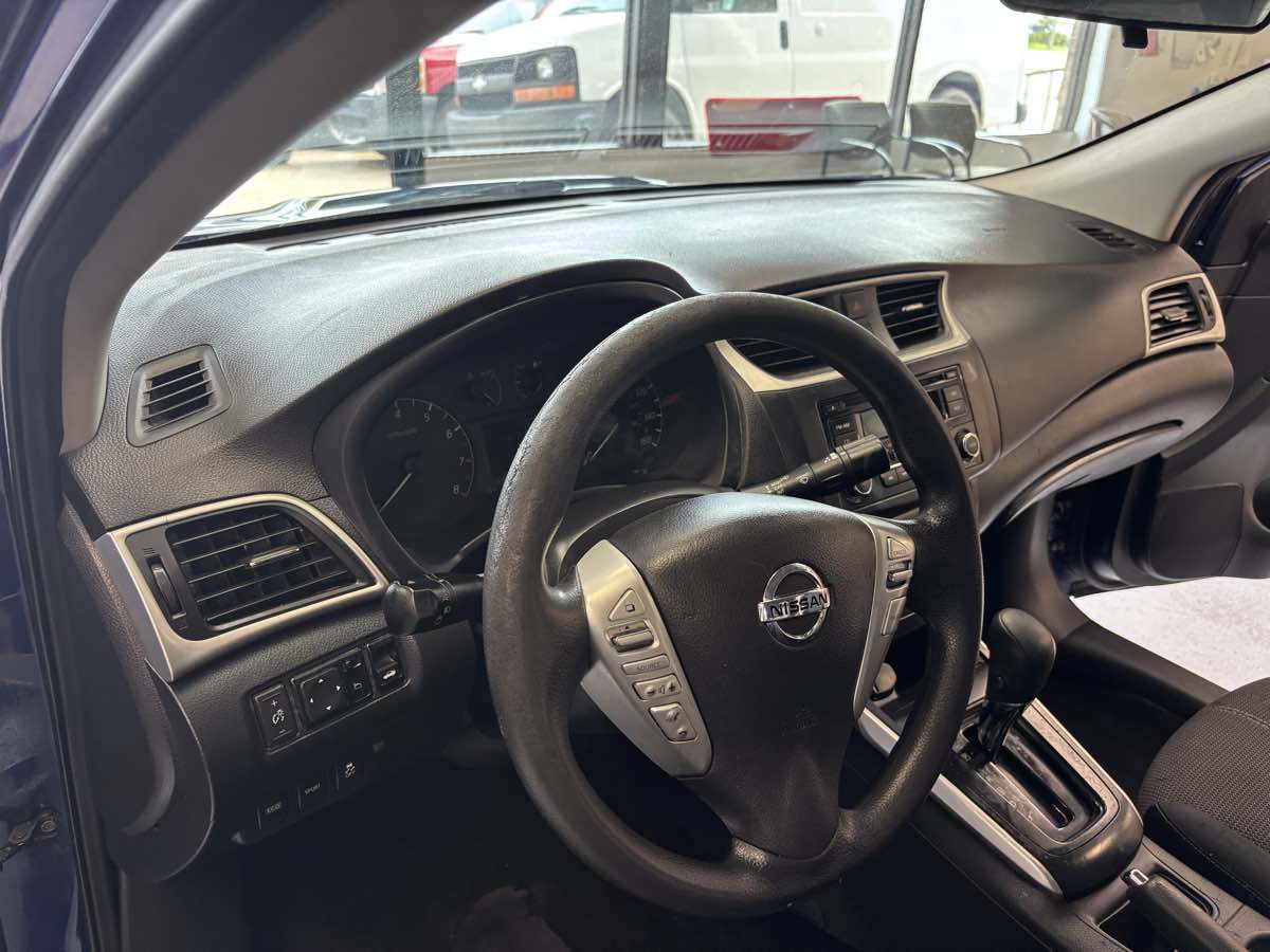 Nissan Sentra photo 13