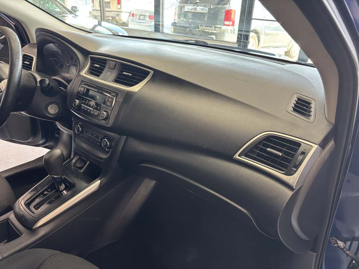 Nissan Sentra photo 14