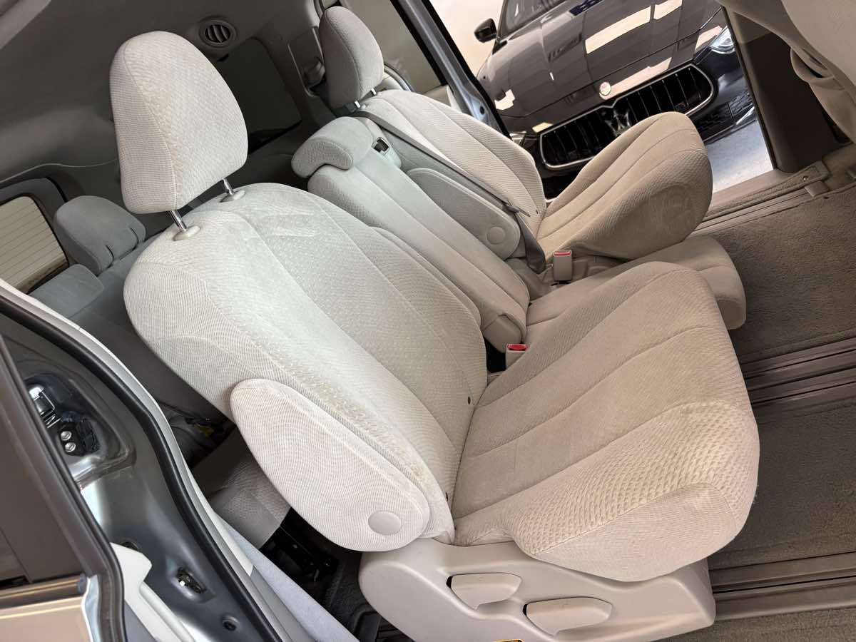 Toyota Sienna photo 18