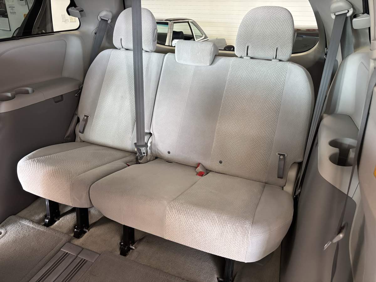 Toyota Sienna photo 20