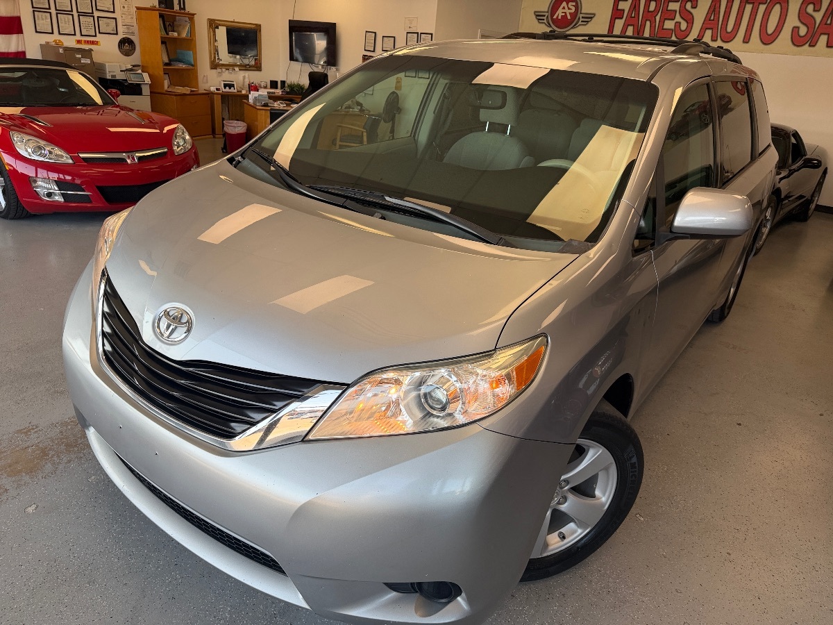 Toyota Sienna photo 8