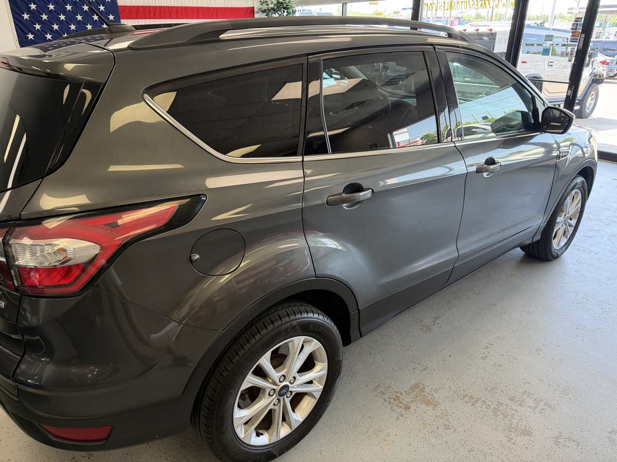 Ford Escape photo 4