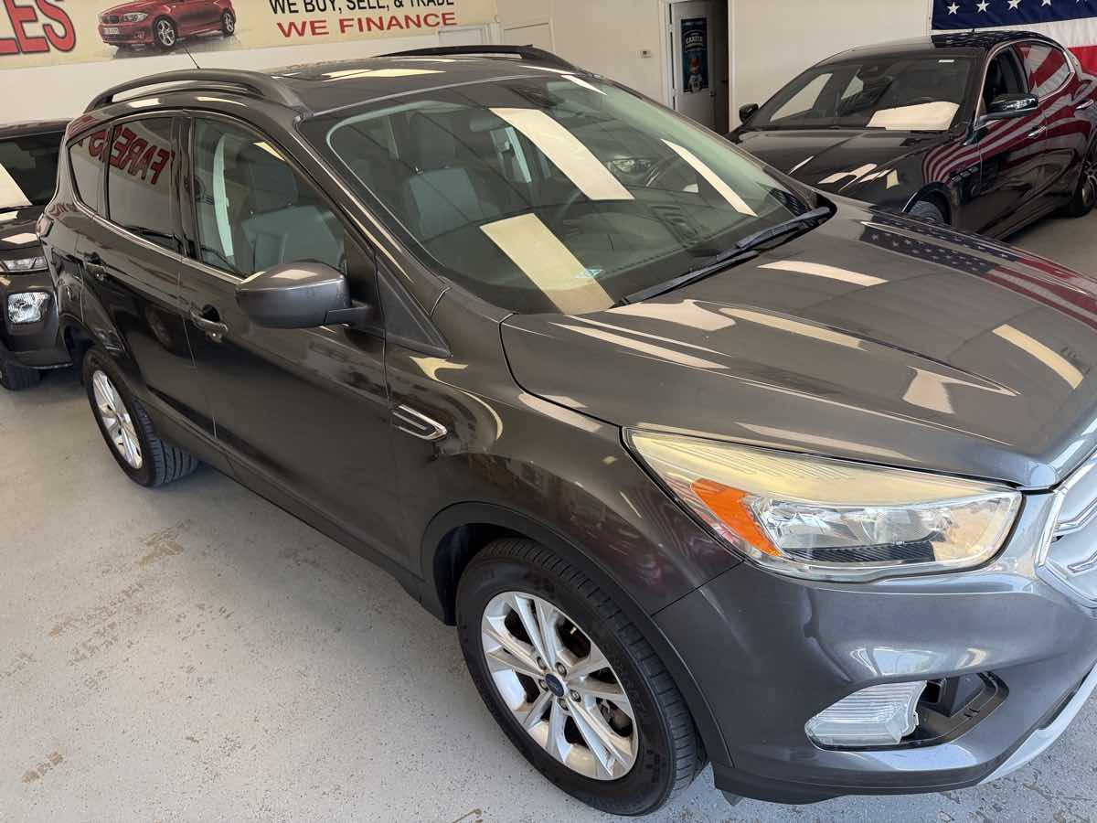 Ford Escape photo 5