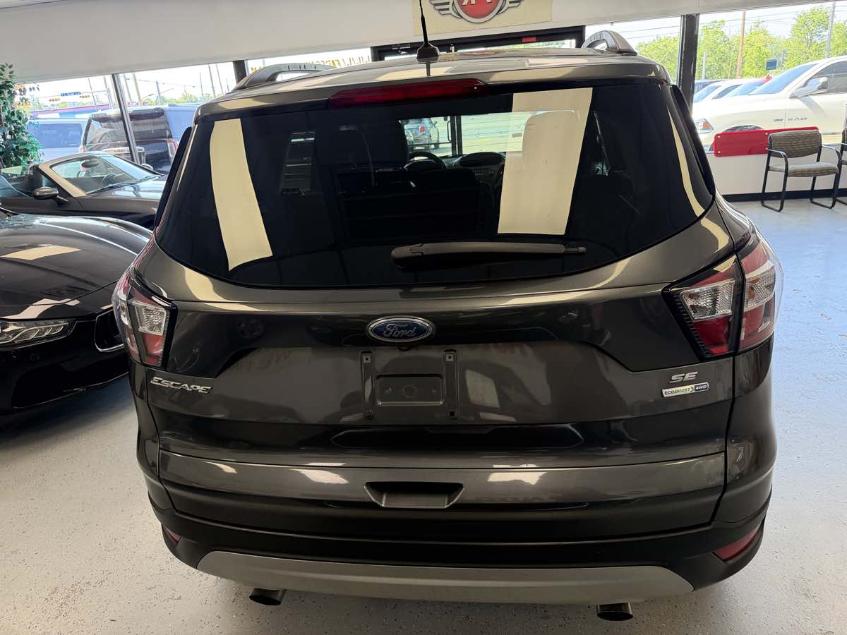 Ford Escape photo 7