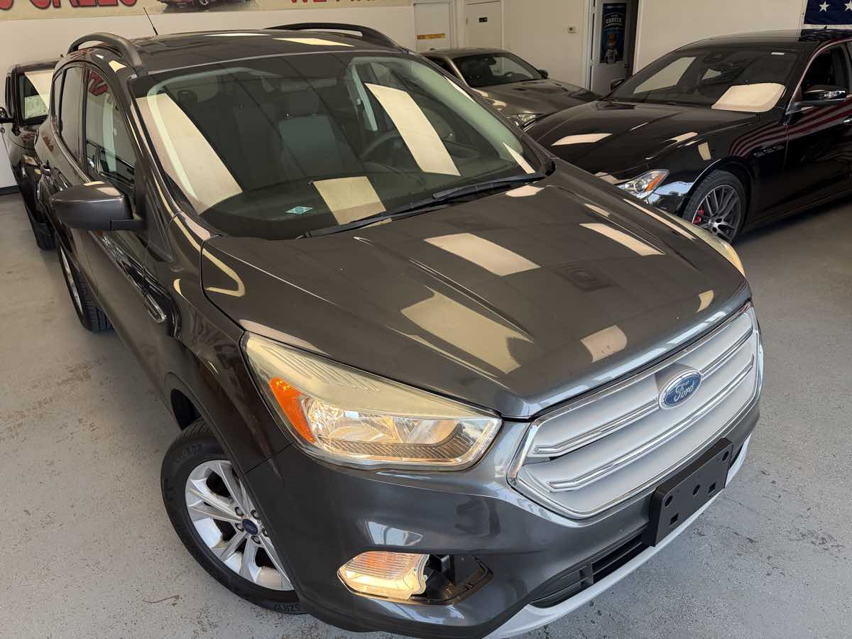 Ford Escape photo 9