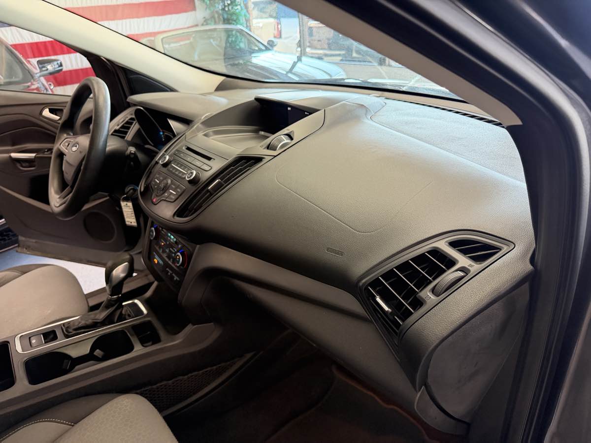 Ford Escape photo 14