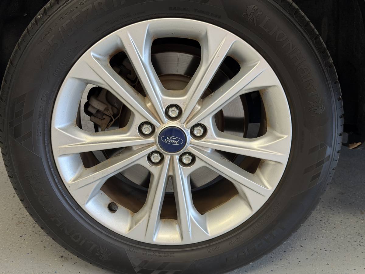 Ford Escape photo 26