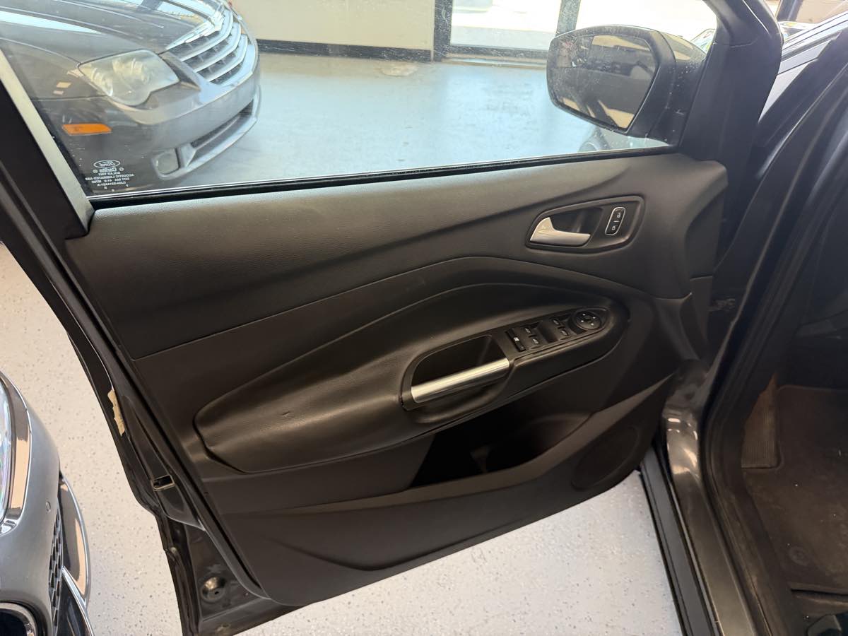 Ford Escape photo 19