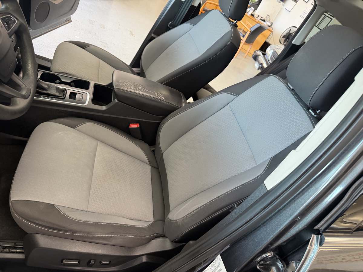 Ford Escape photo 18