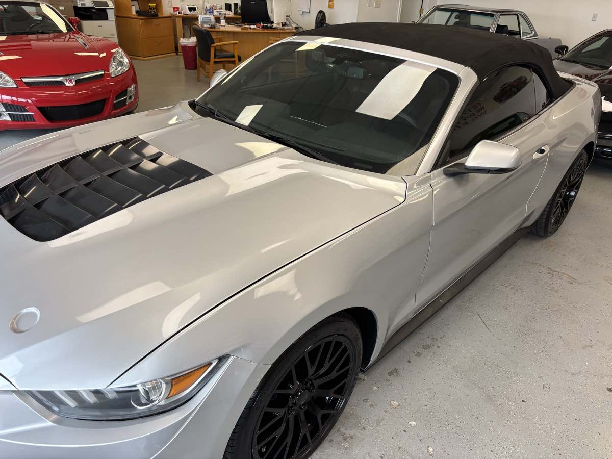 Ford Mustang photo 3