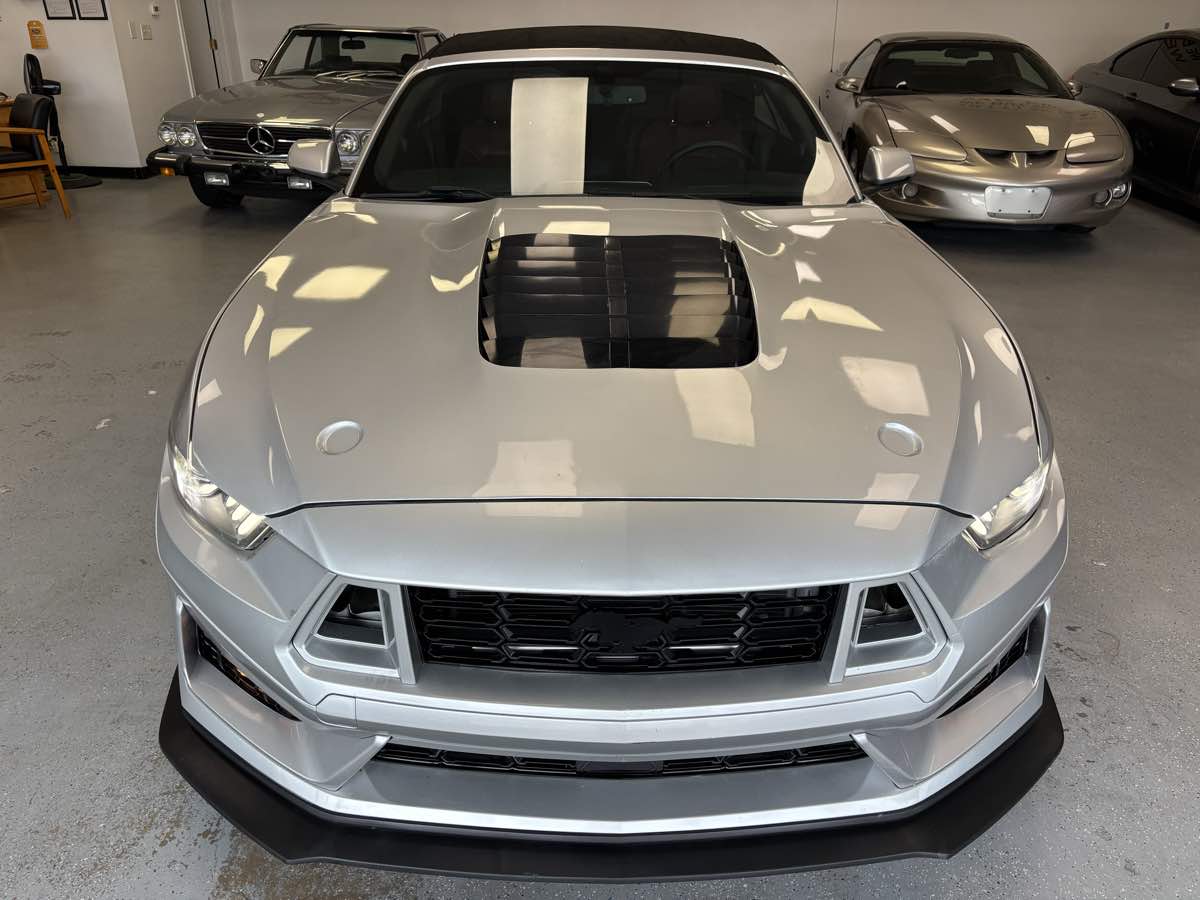 Ford Mustang photo 7