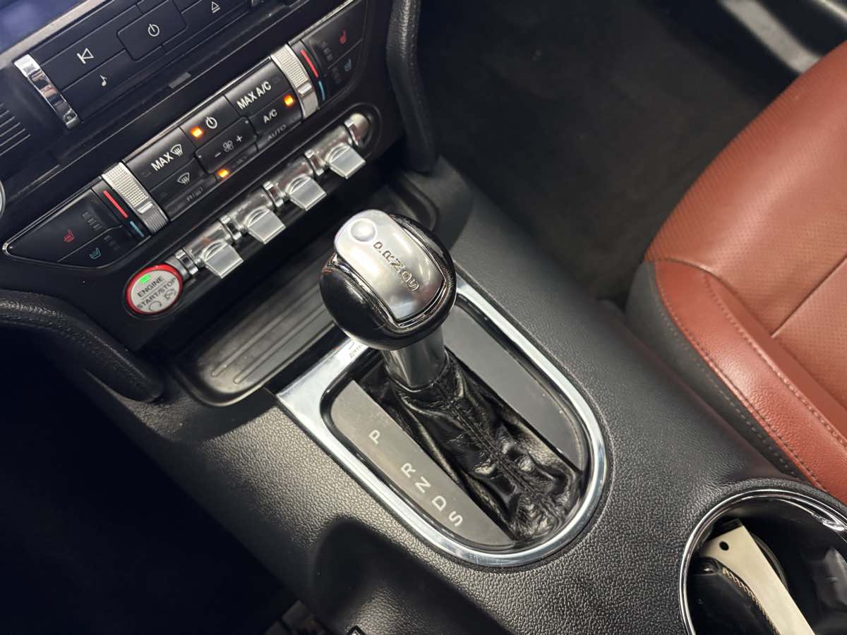 Ford Mustang photo 26