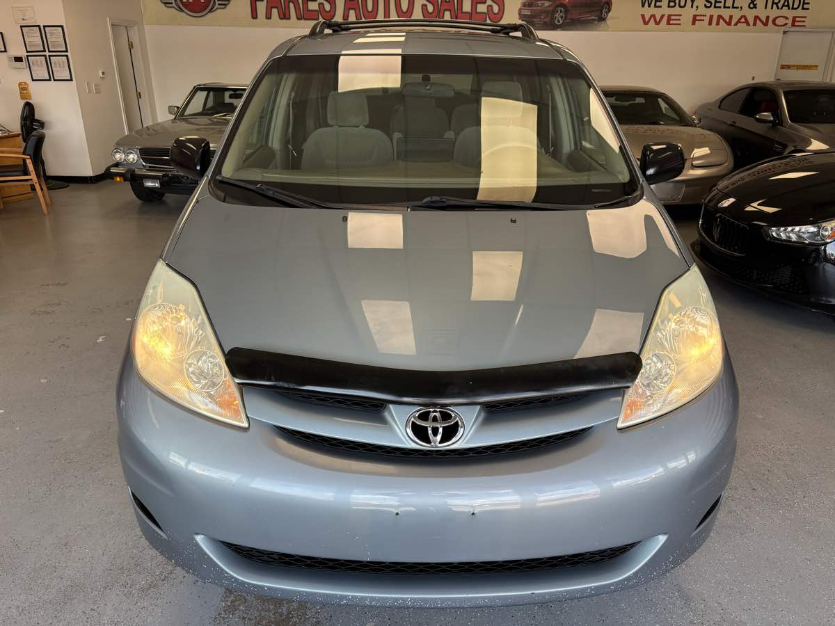 Toyota Sienna photo 7