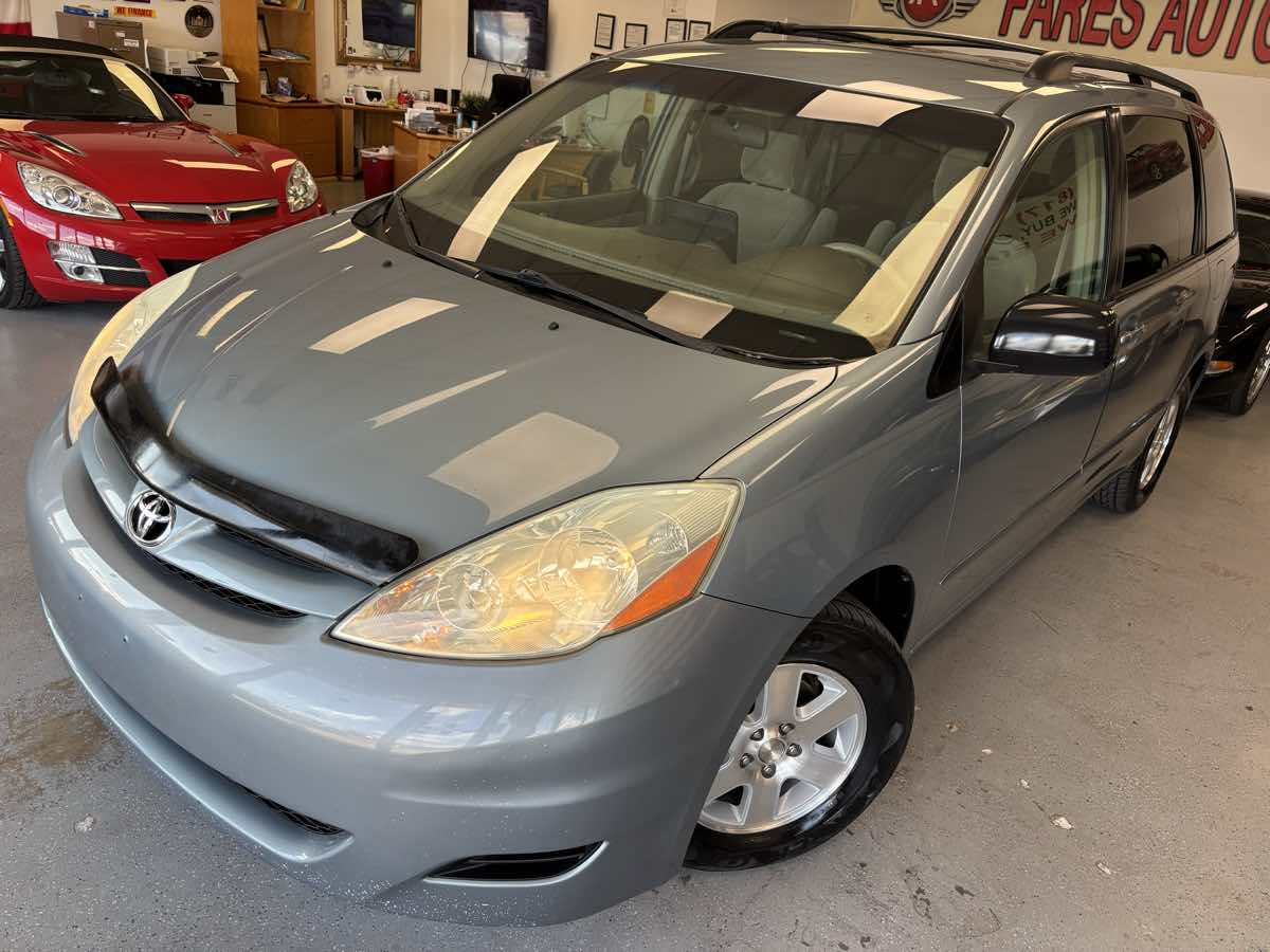 Toyota Sienna photo 9