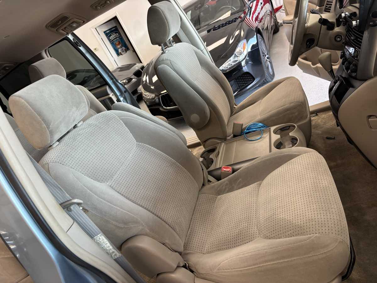 Toyota Sienna photo 17