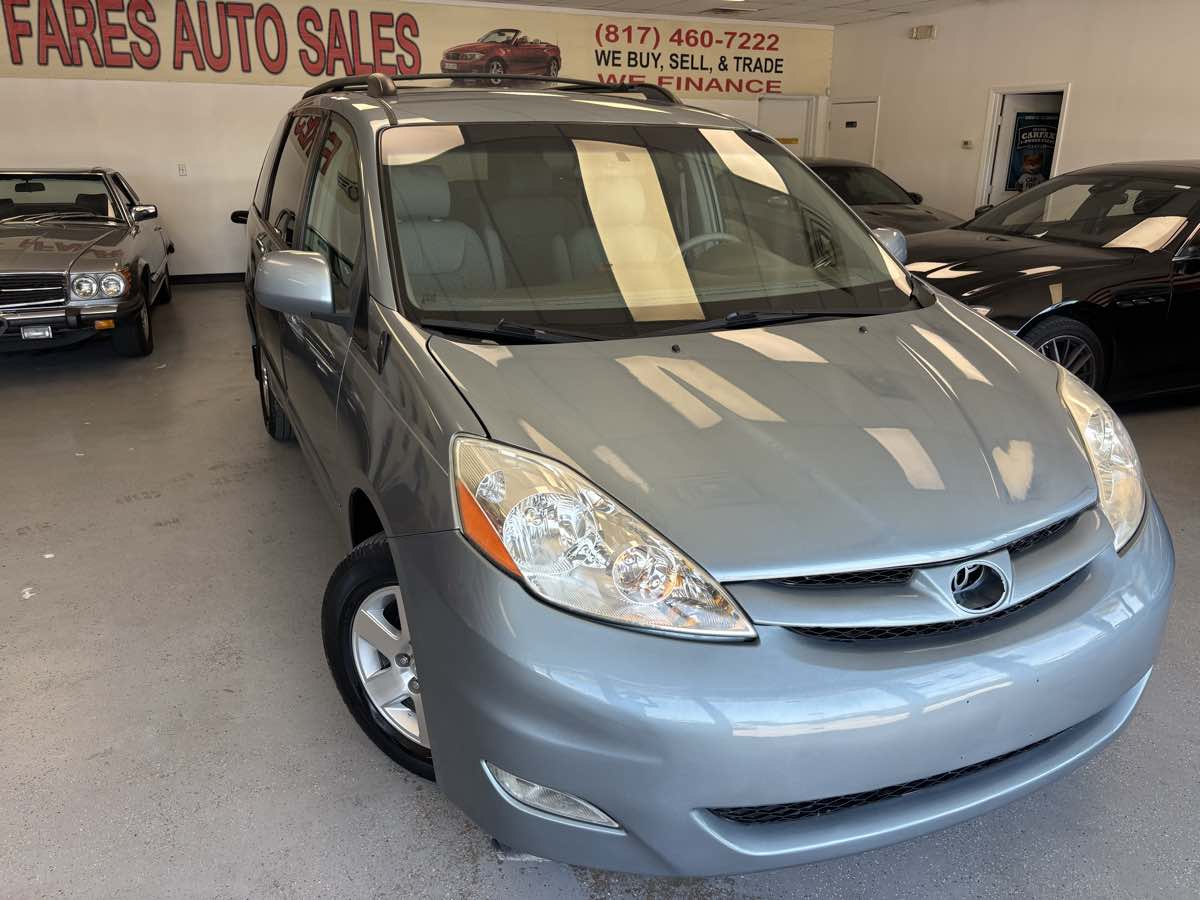 Toyota Sienna photo 5