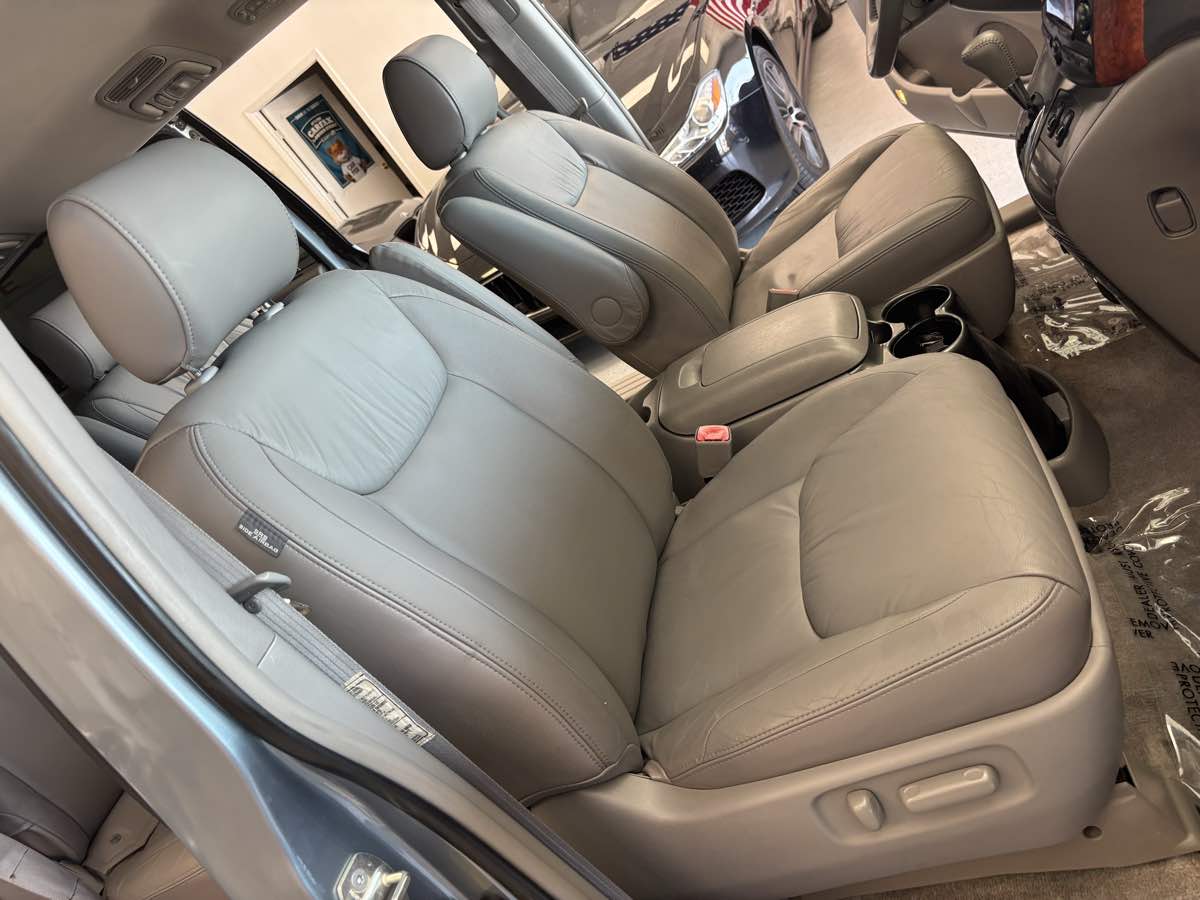 Toyota Sienna photo 21