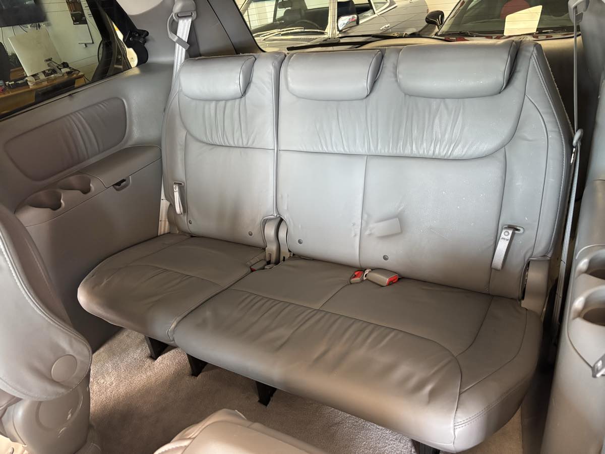 Toyota Sienna photo 24