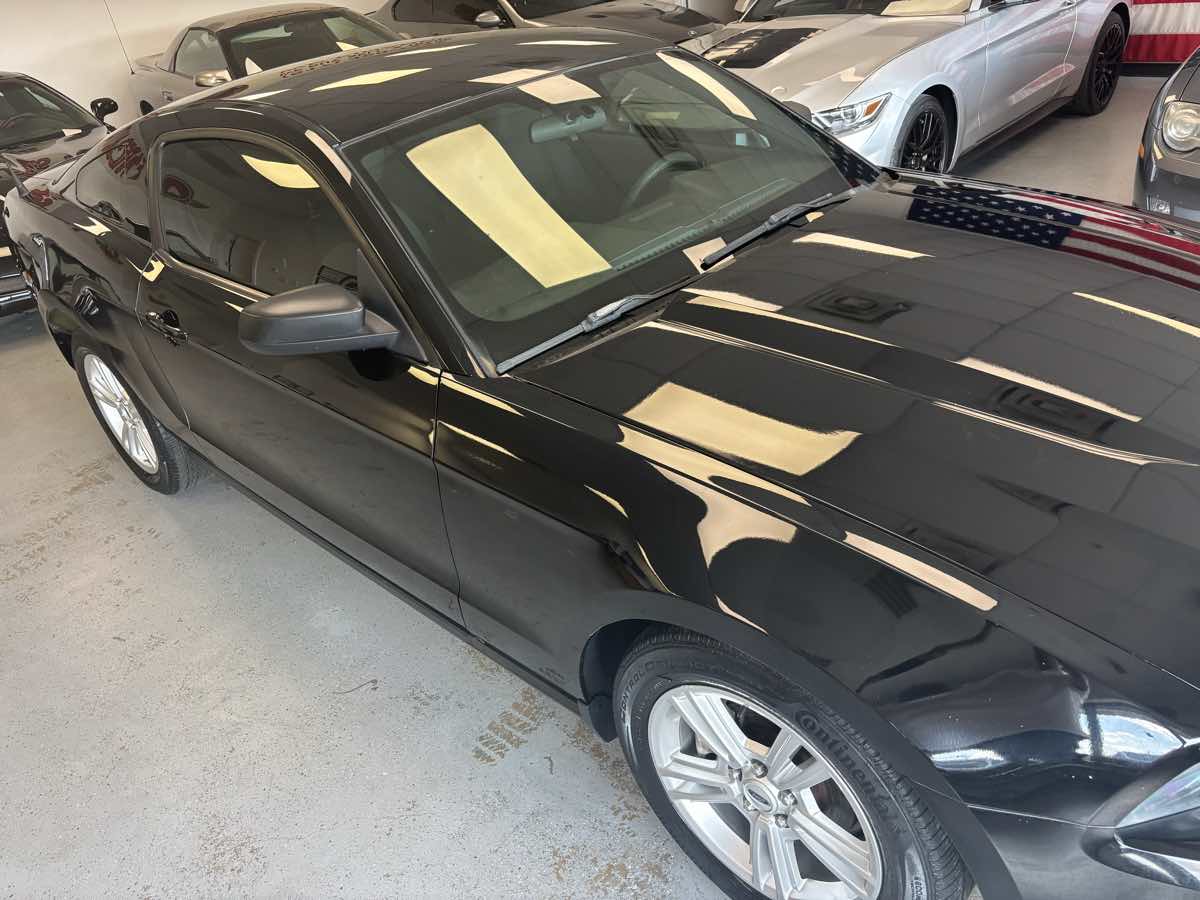 Ford Mustang photo 4