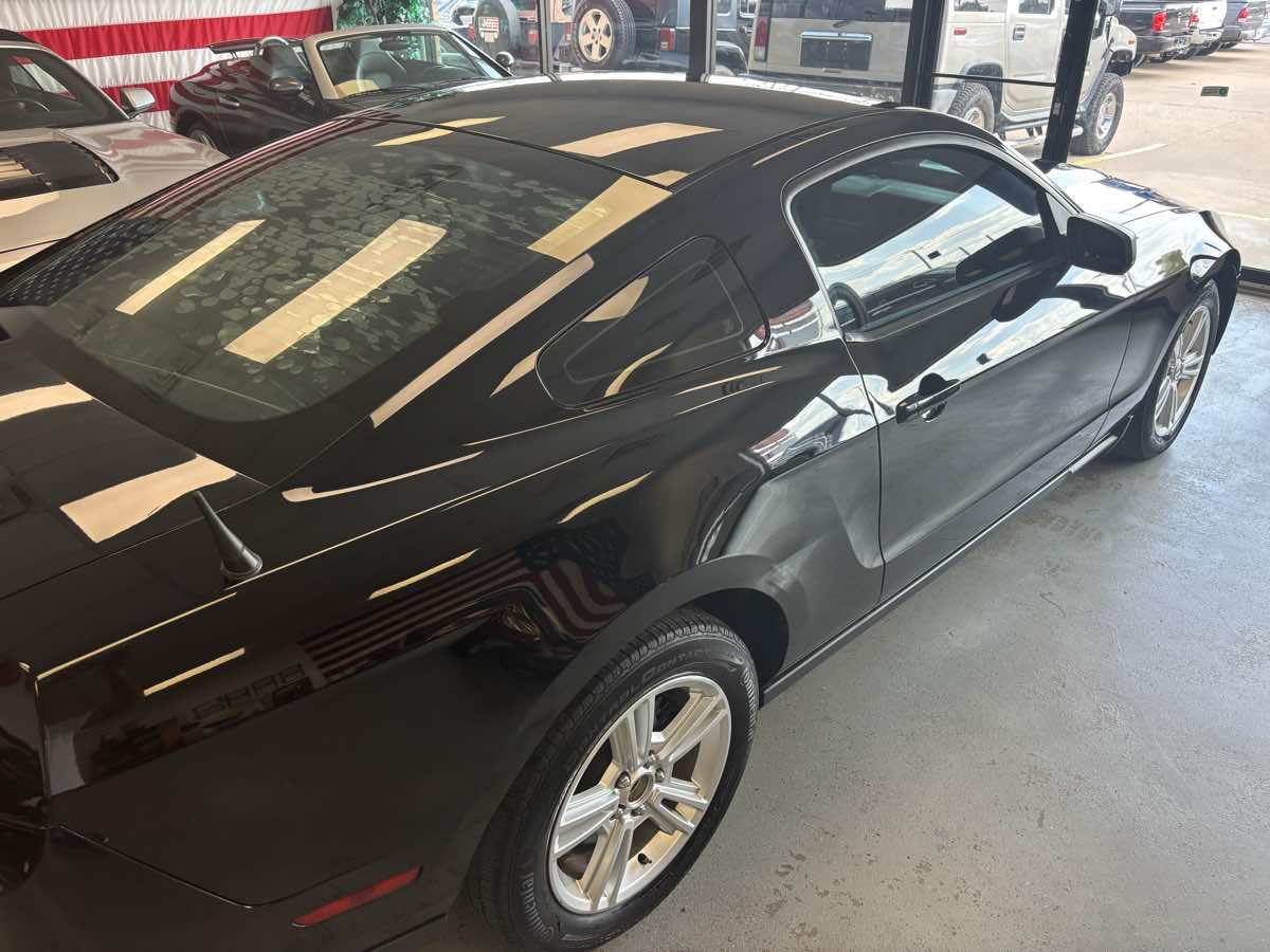 Ford Mustang photo 11
