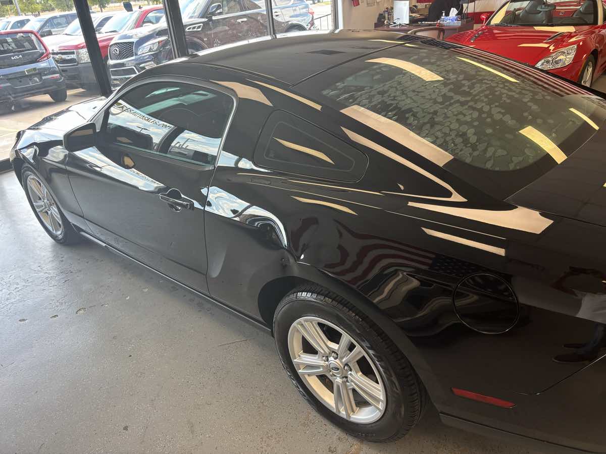 Ford Mustang photo 12