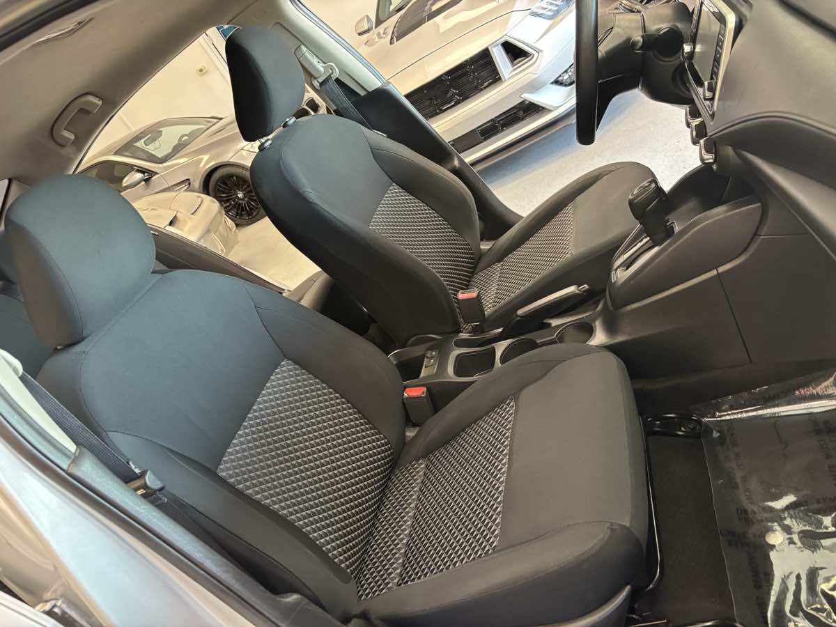 Nissan Versa photo 21
