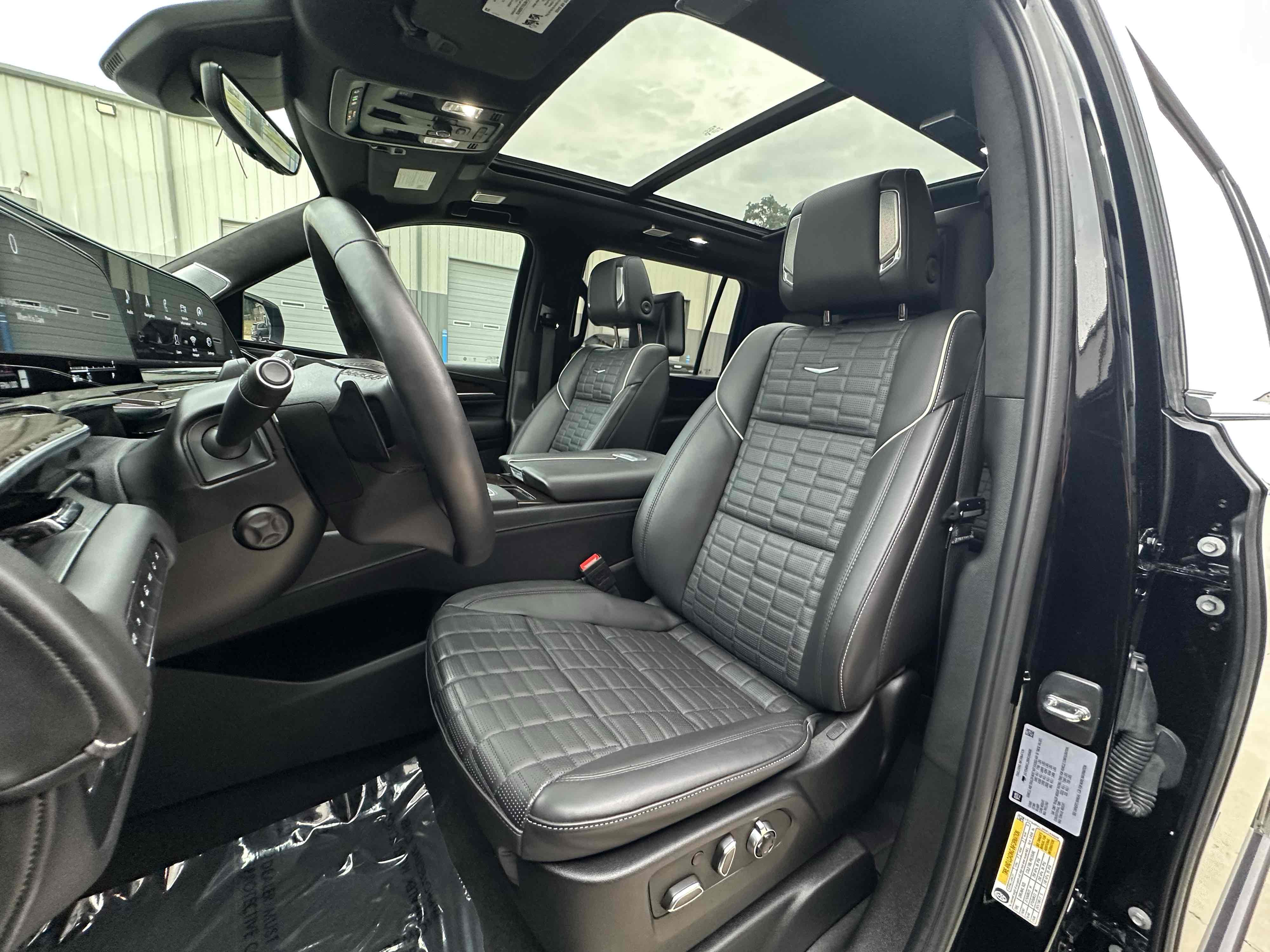 2024 Cadillac Escalade ESV Sport Platinum photo 17