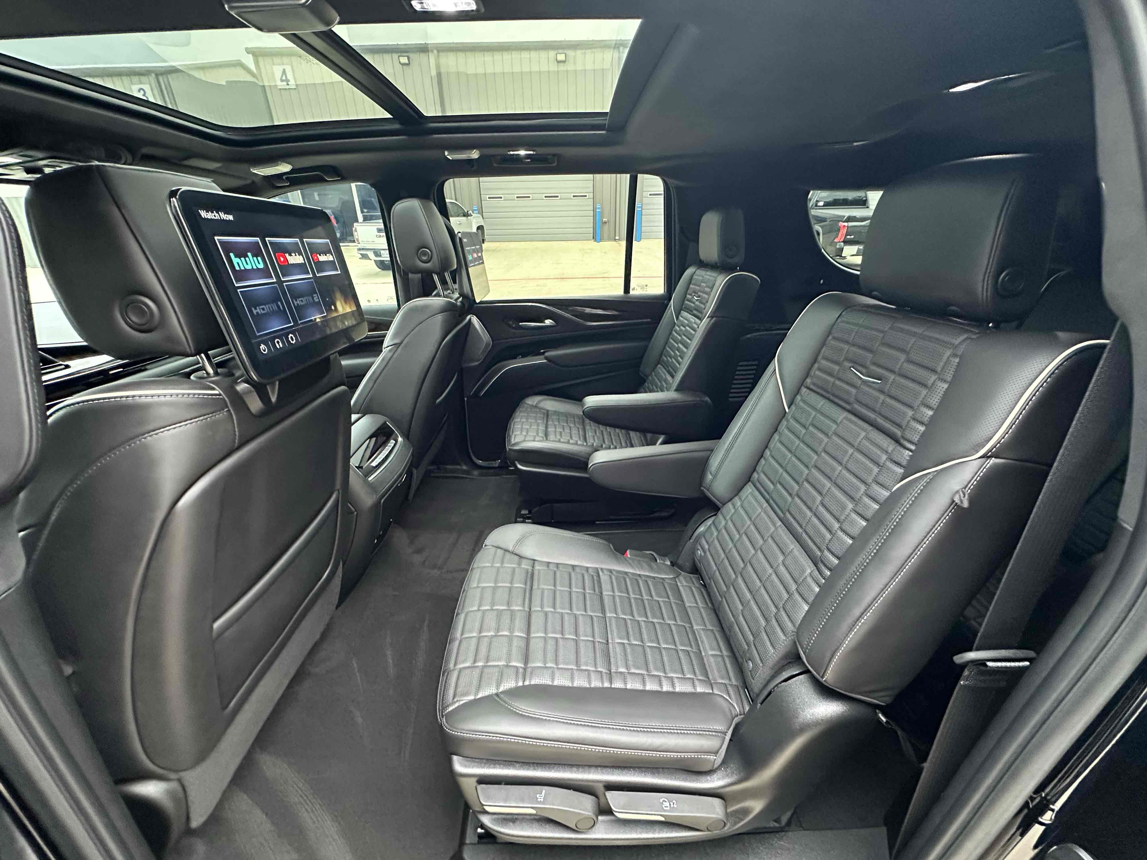 2024 Cadillac Escalade ESV Sport Platinum photo 15