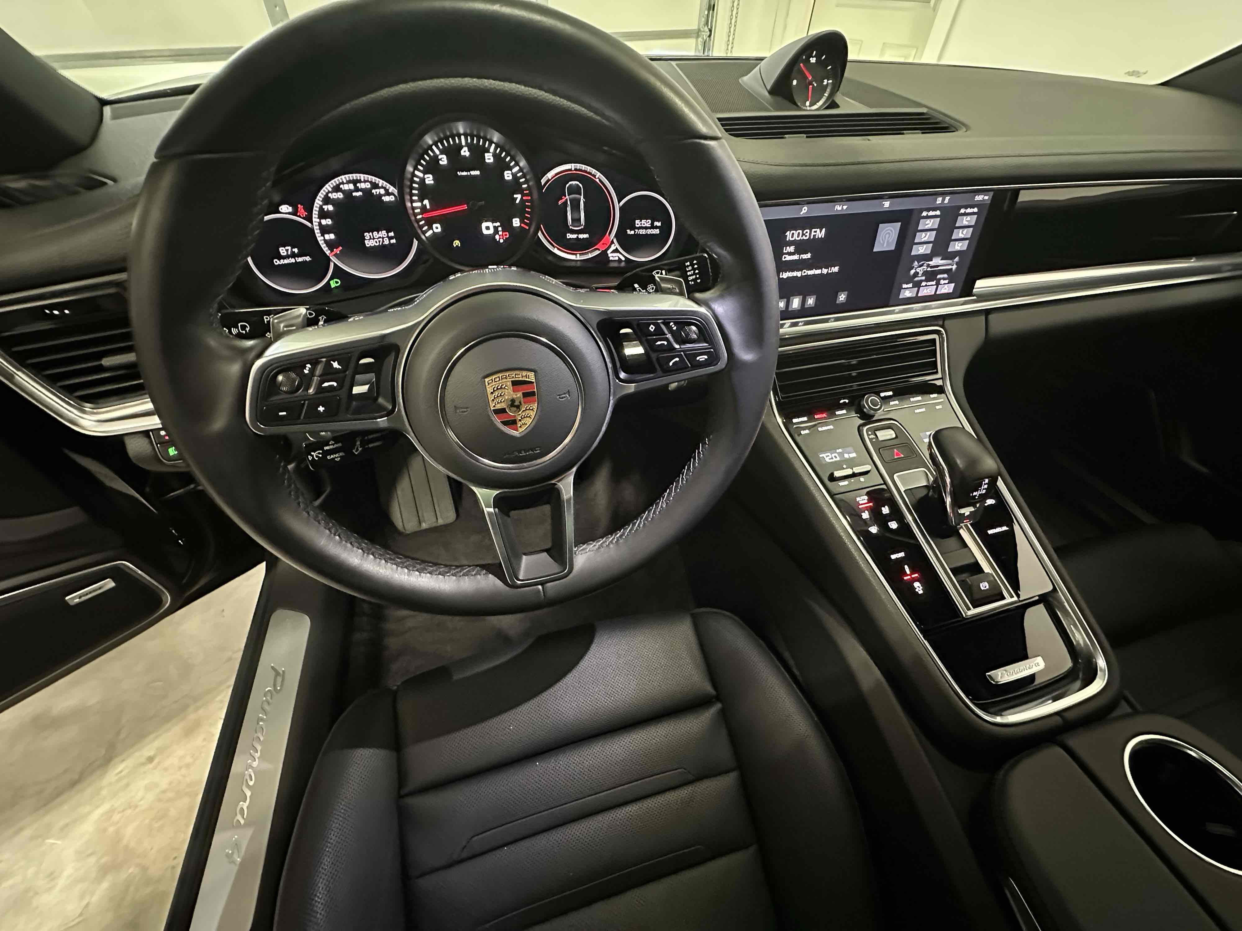 2020 Porsche Panamera 4 photo 15