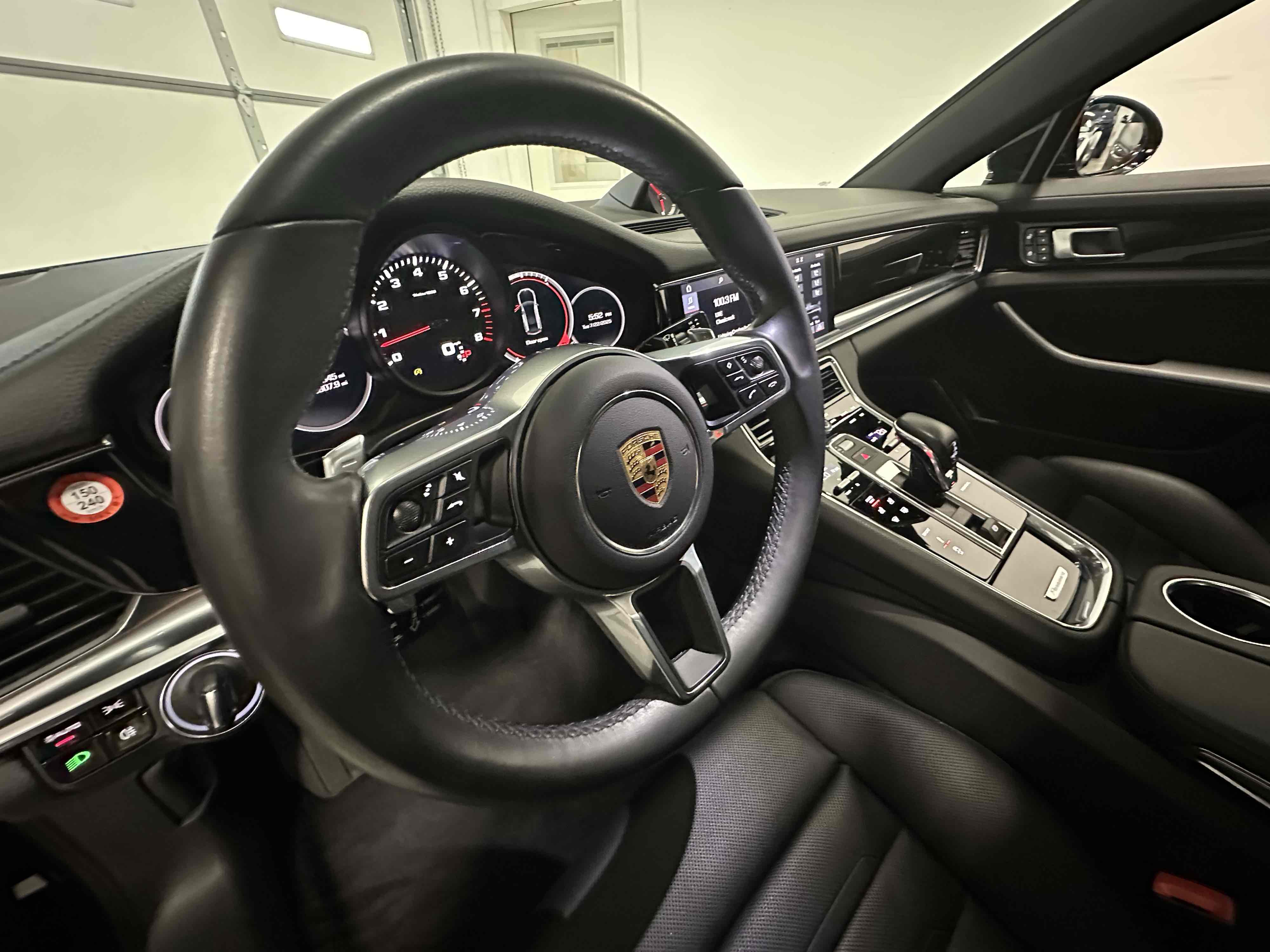 2020 Porsche Panamera 4 photo 26