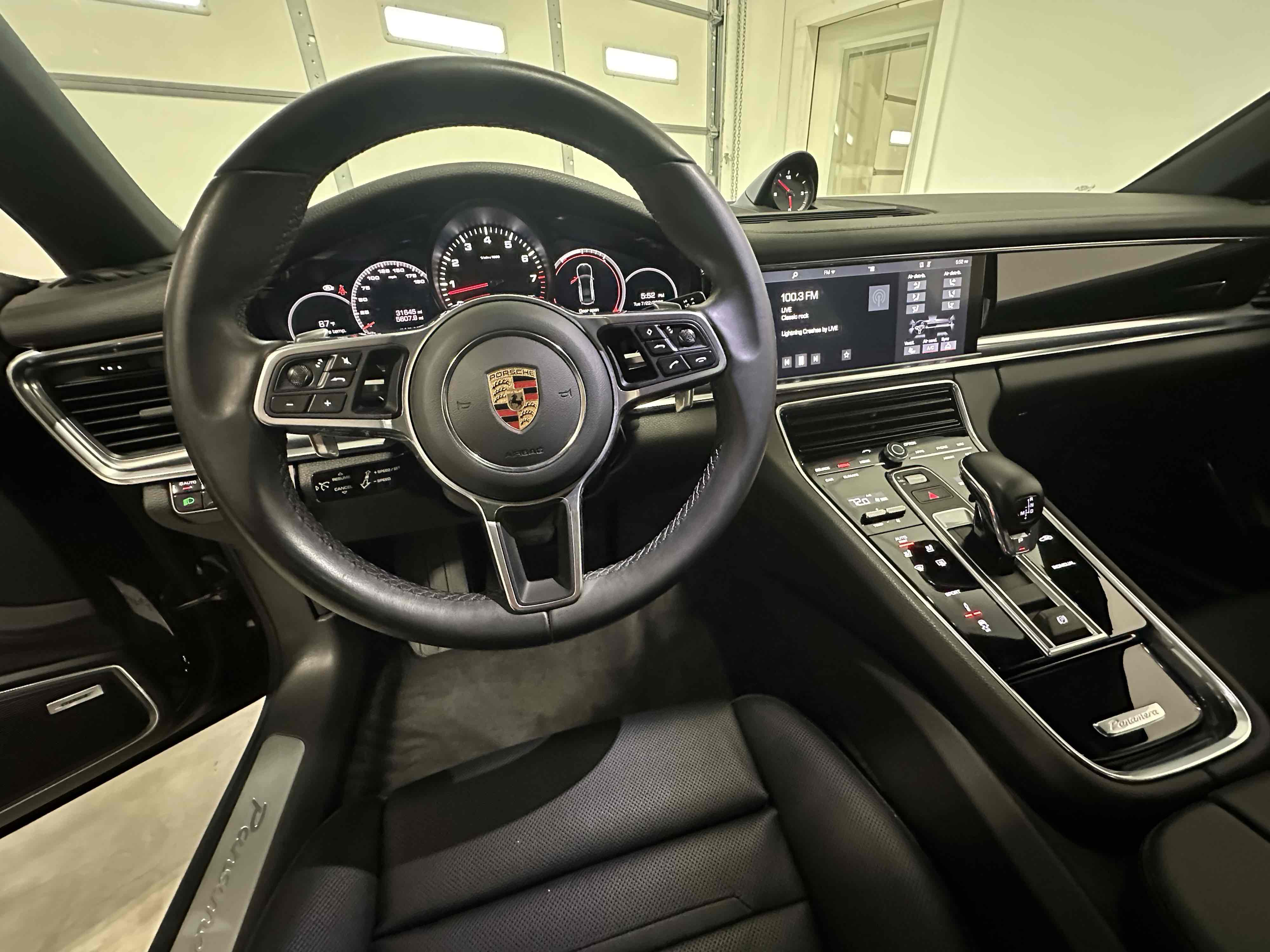 2020 Porsche Panamera 4 photo 29