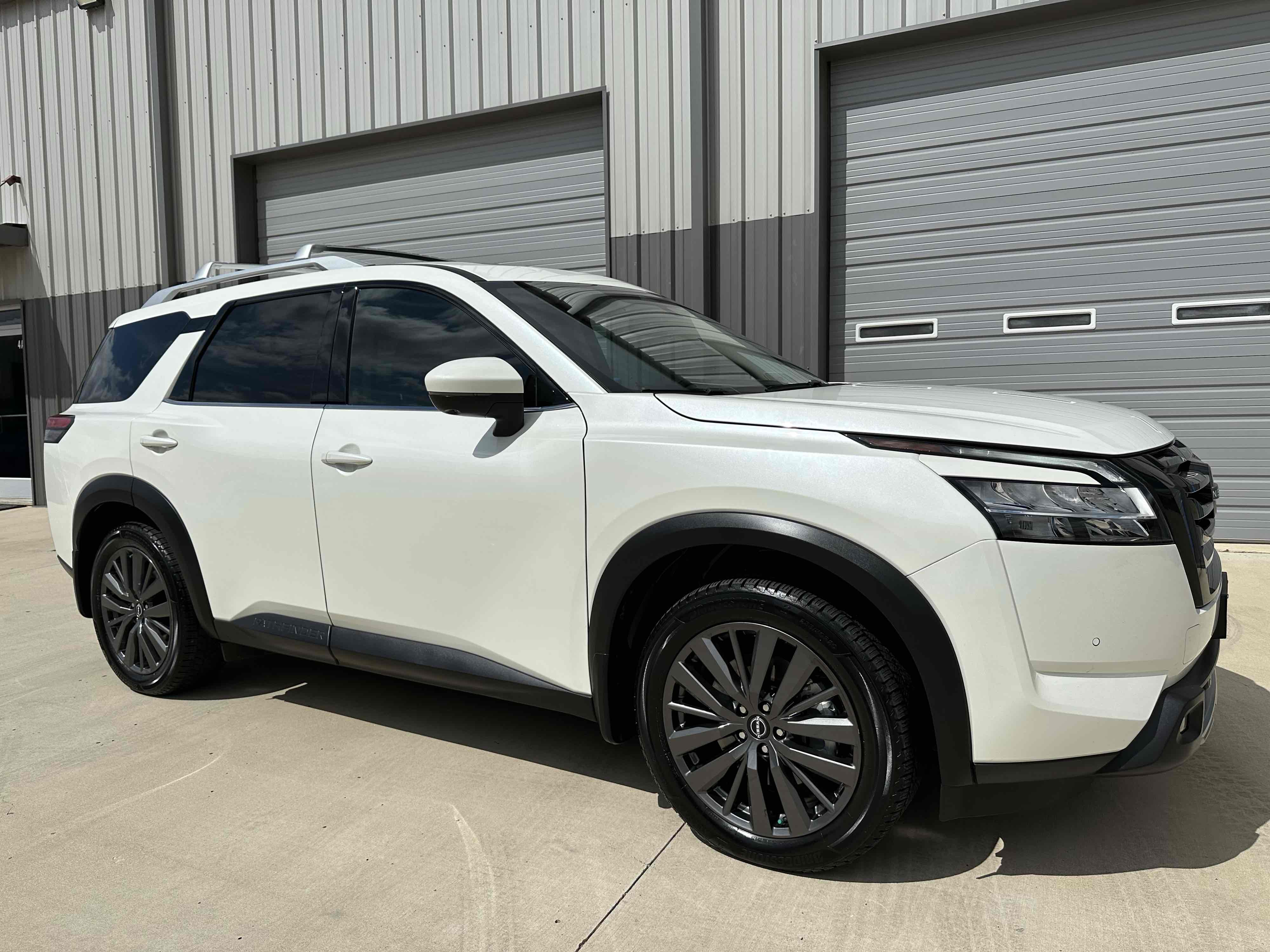 2022 Nissan Pathfinder SL photo 4
