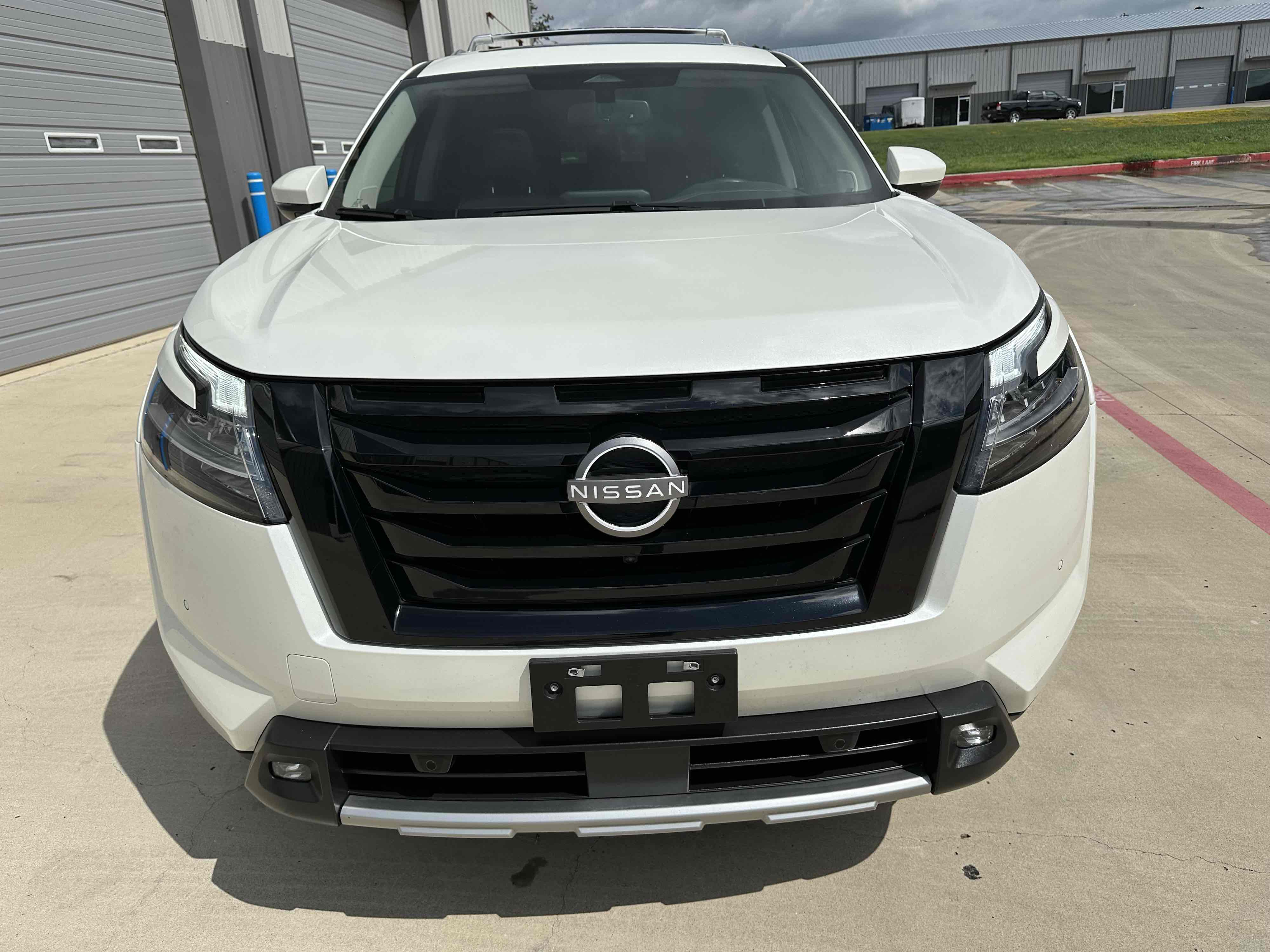 2022 Nissan Pathfinder SL photo 7