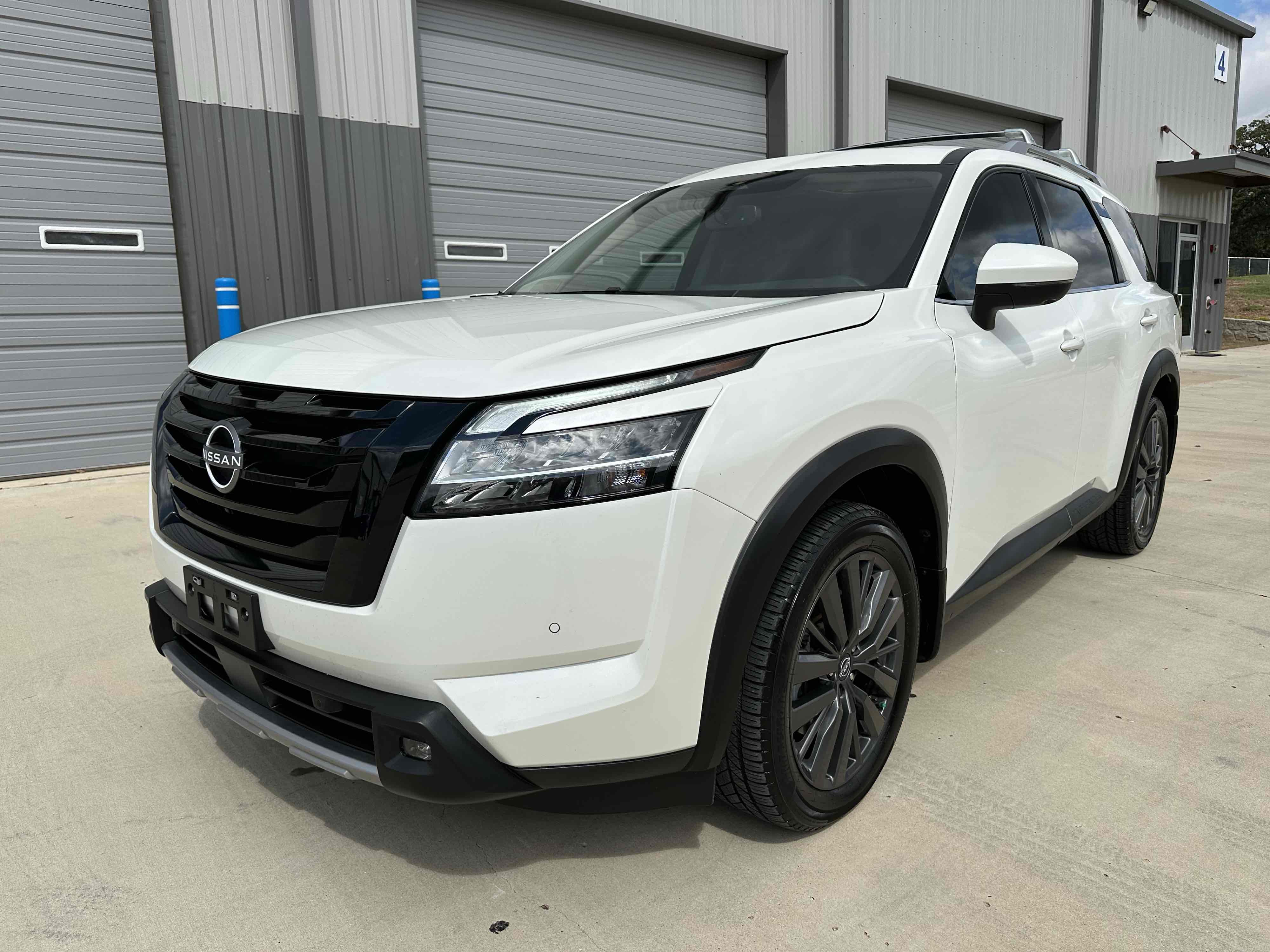2022 Nissan Pathfinder SL photo 8