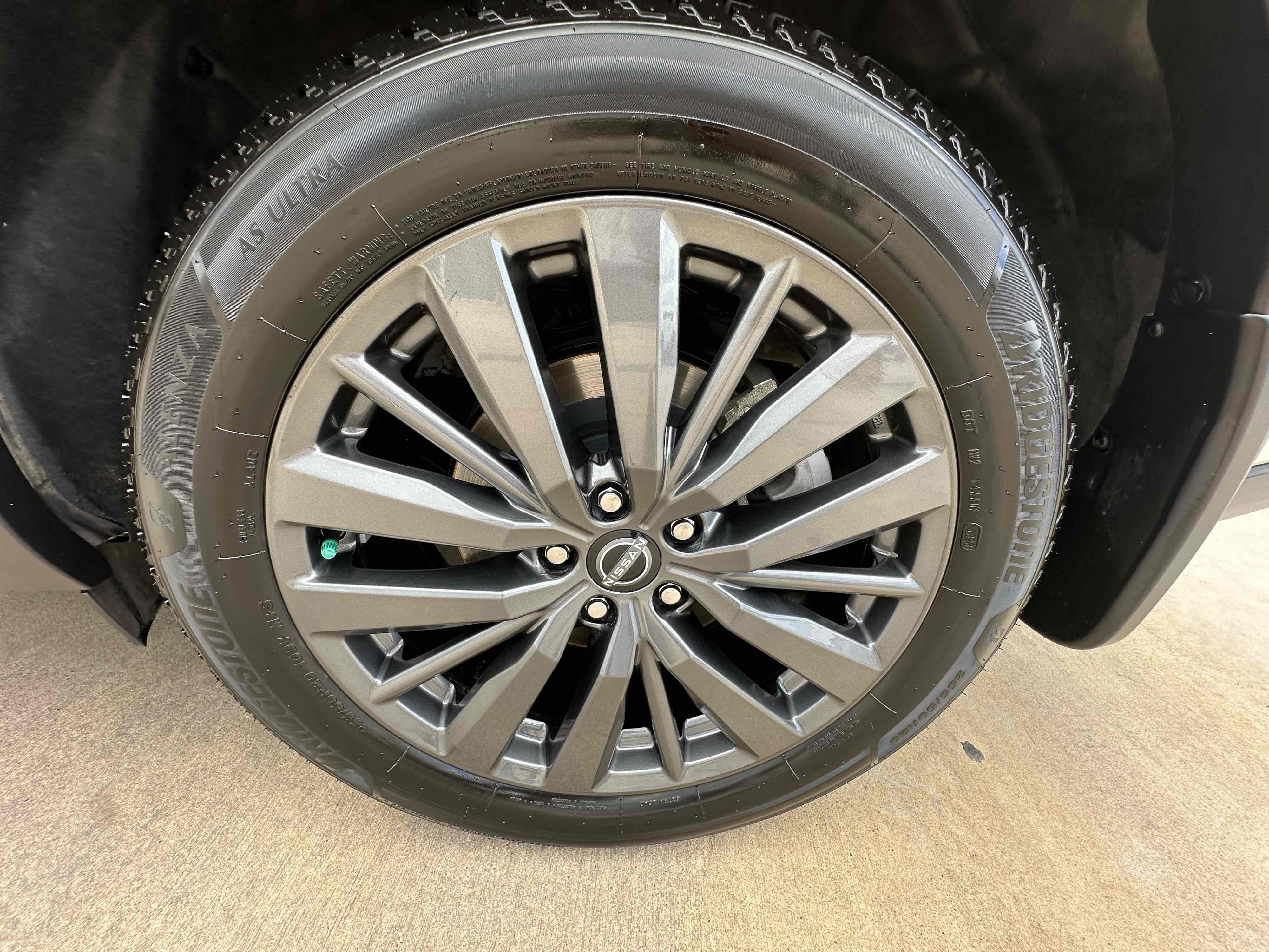 2022 Nissan Pathfinder SL photo 11