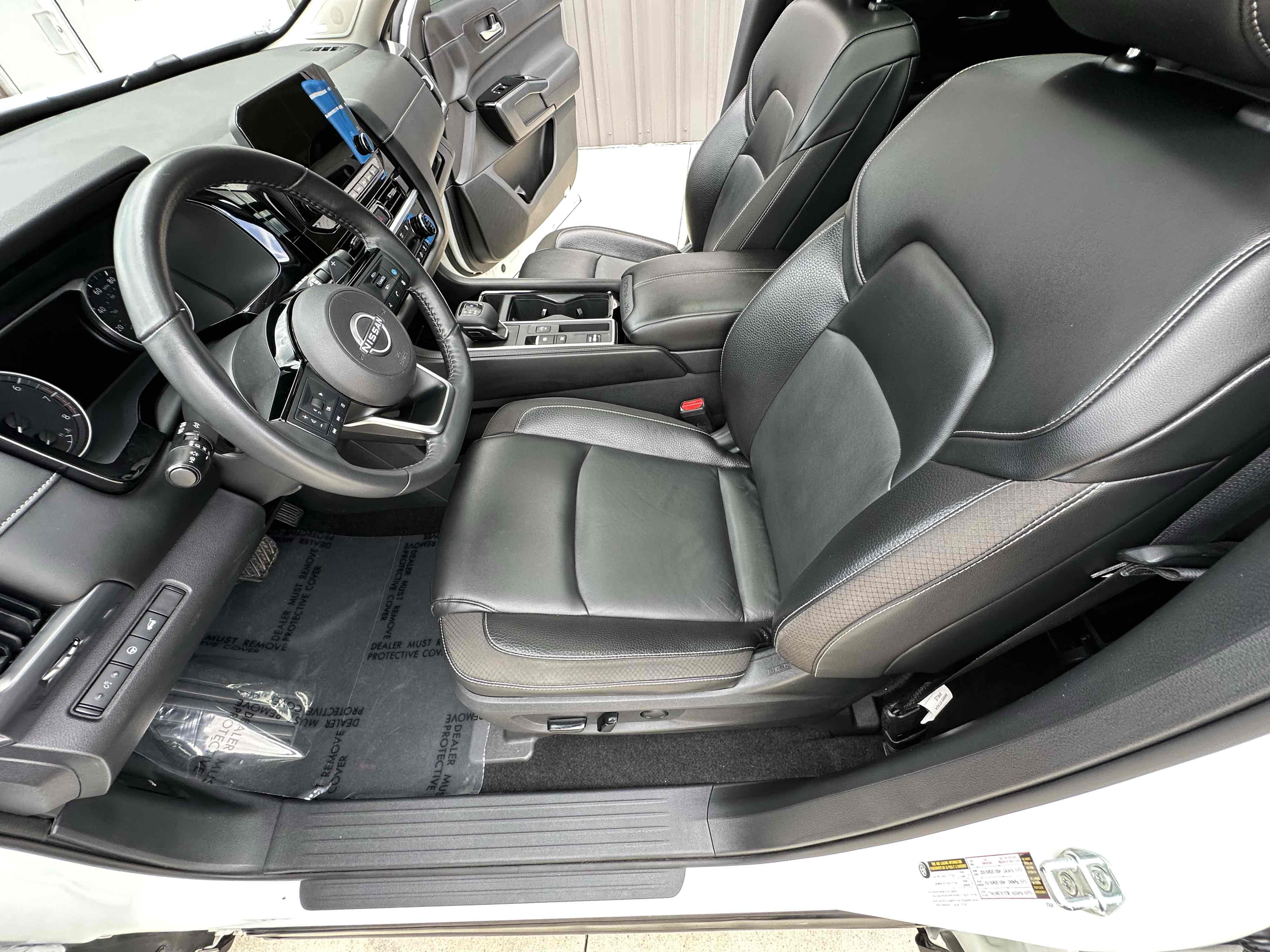 2022 Nissan Pathfinder SL photo 16