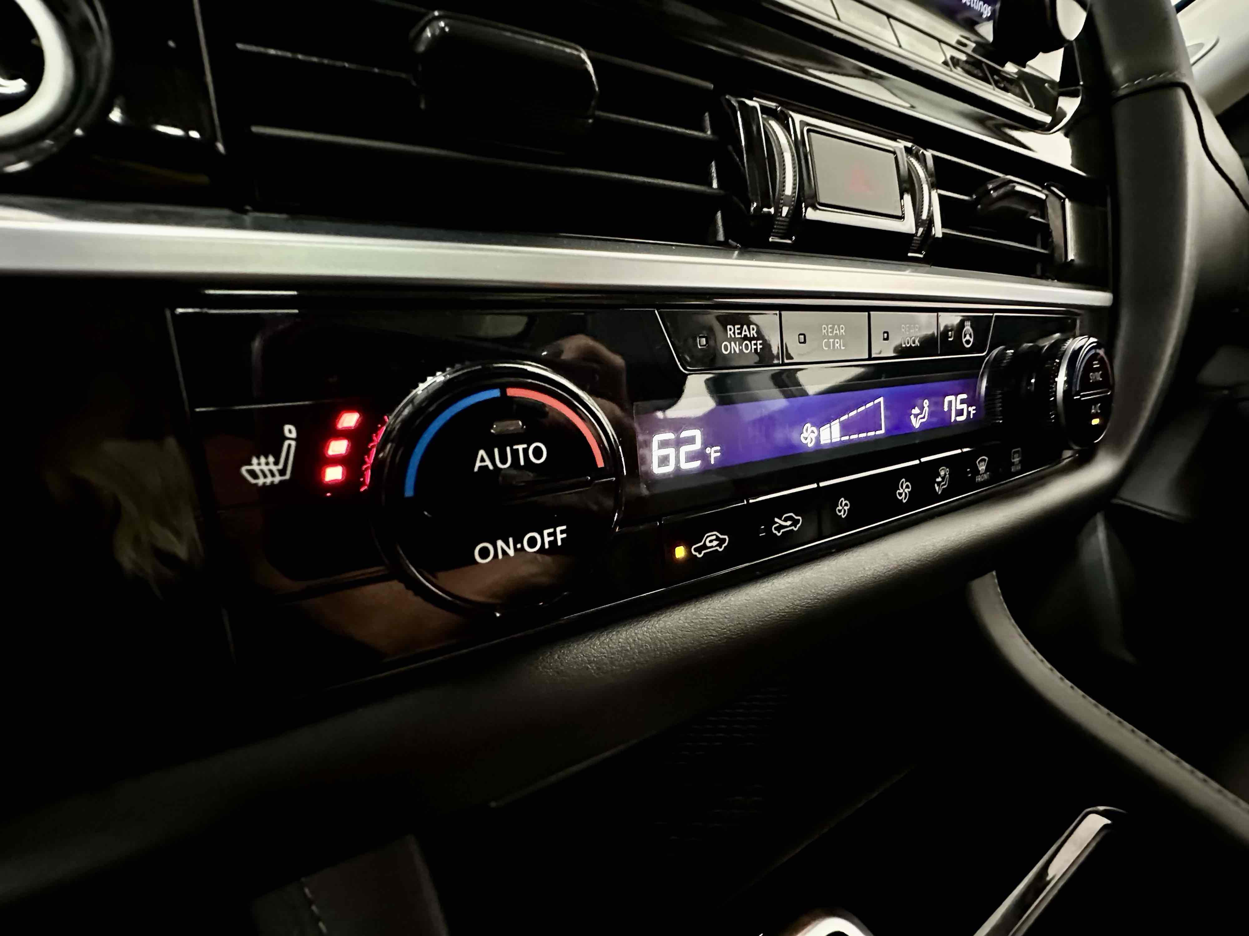 2022 Nissan Pathfinder SL photo 21